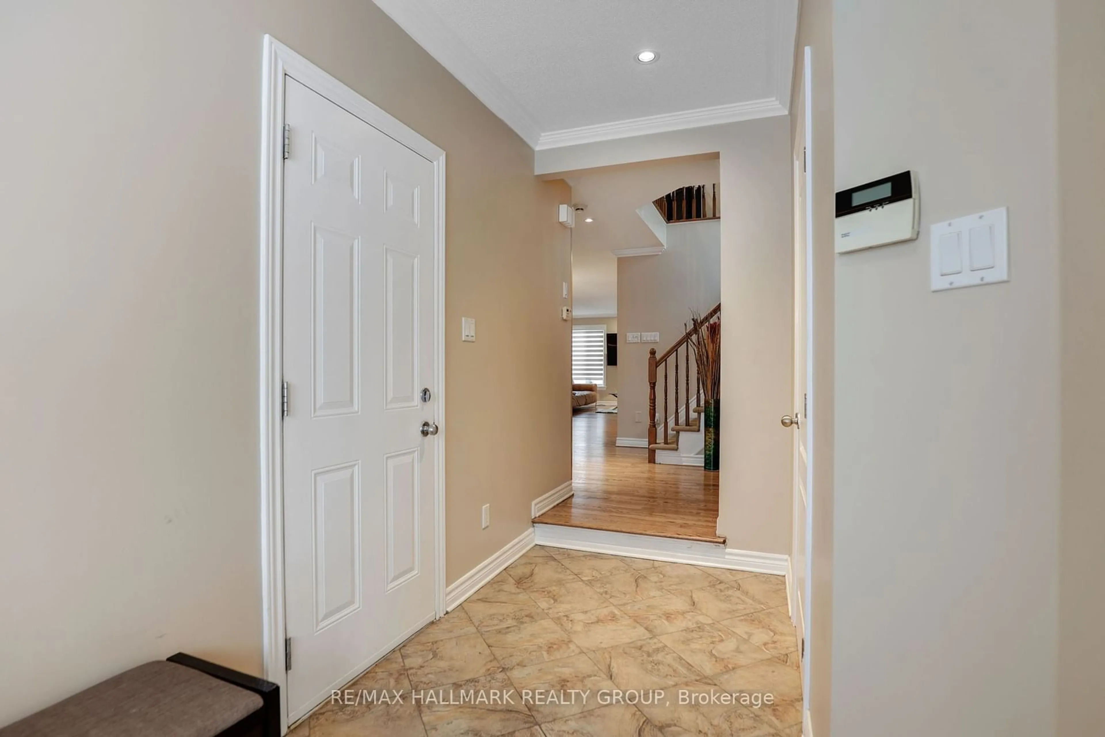 Indoor entryway for 58 Selhurst Ave, Ottawa Ontario K2G 7E5