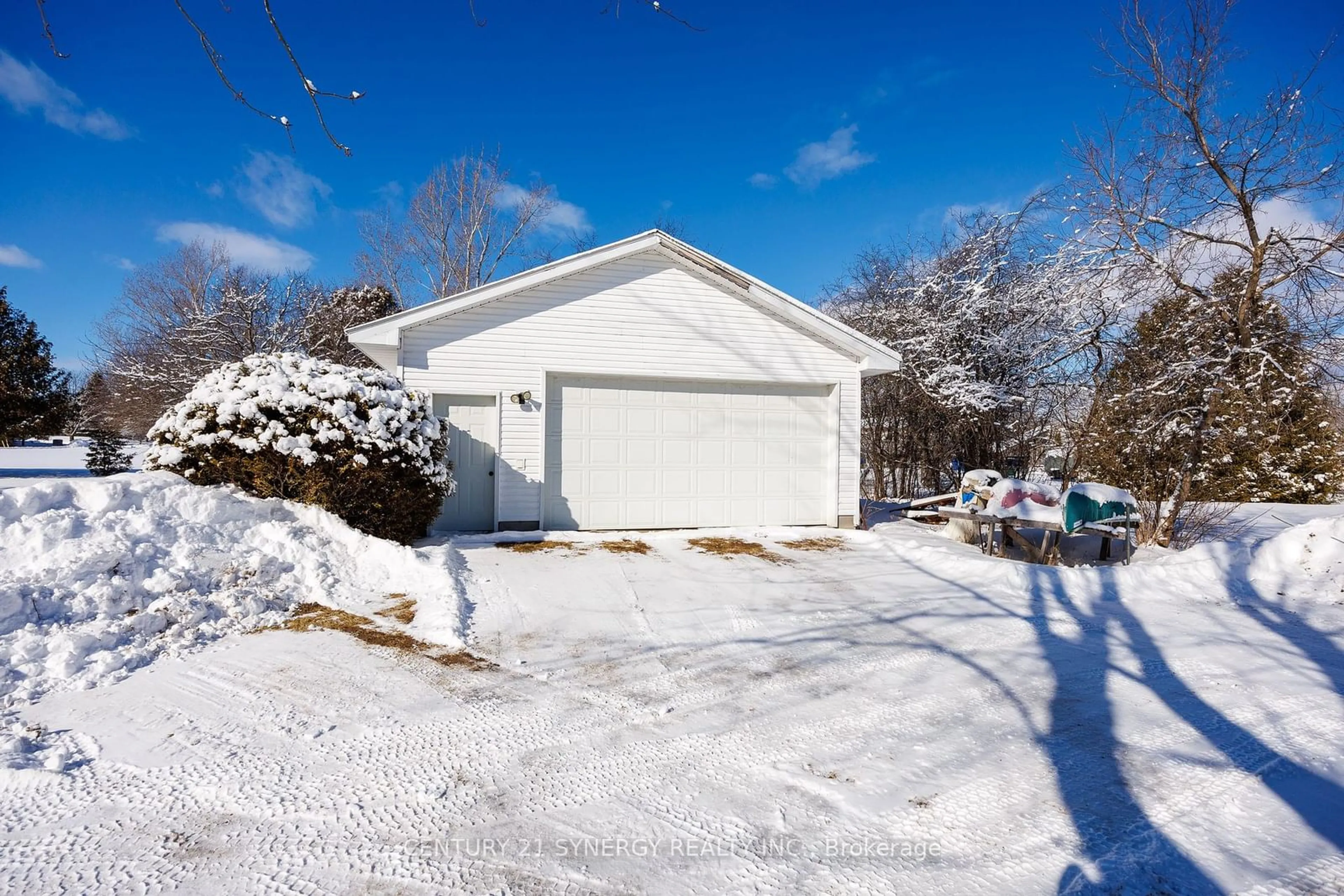 Indoor garage for 152 Pointview Dr, Drummond/North Elmsley Ontario K7H 3C7