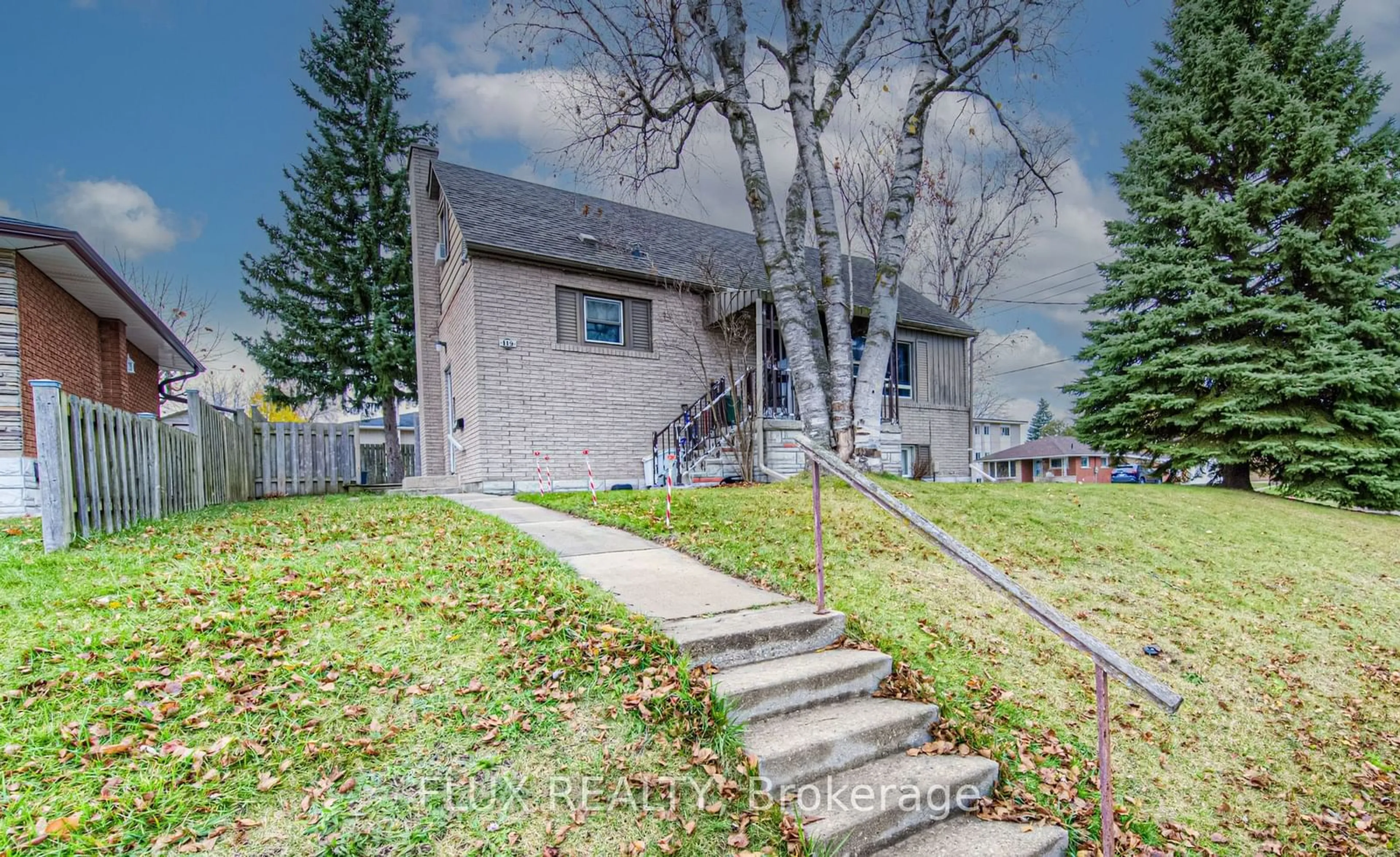 A pic from outside/outdoor area/front of a property/back of a property/a pic from drone, street for 119 Walker St, Kitchener Ontario N2A 1S4