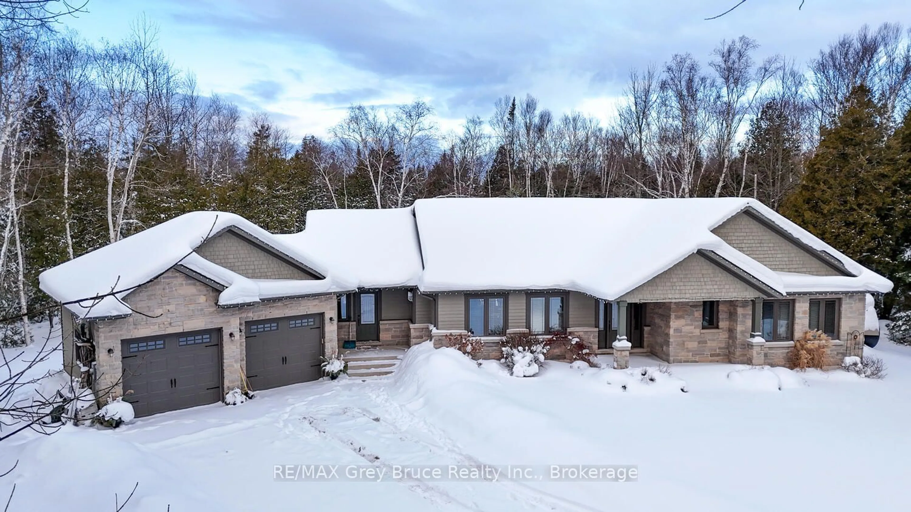 A pic from outside/outdoor area/front of a property/back of a property/a pic from drone, unknown for 40 Pine Forest Dr, South Bruce Peninsula Ontario N0H 2G0