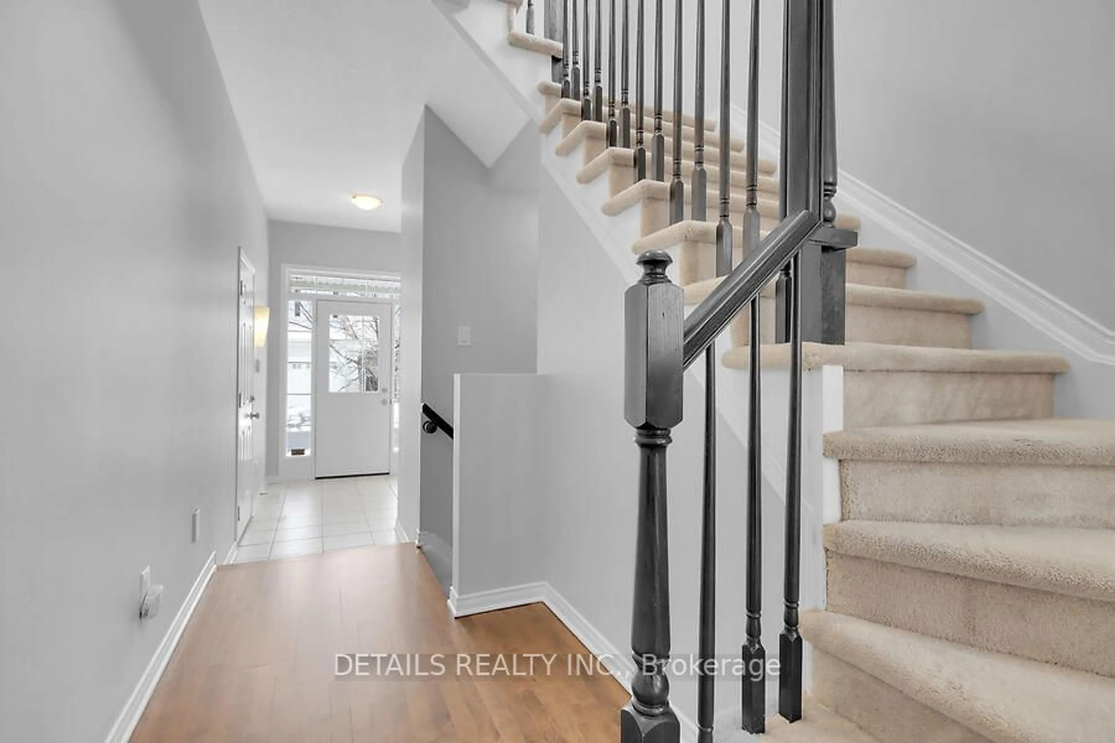 Indoor entryway for 872 Kennacraig, Barrhaven Ontario K2J 5T5