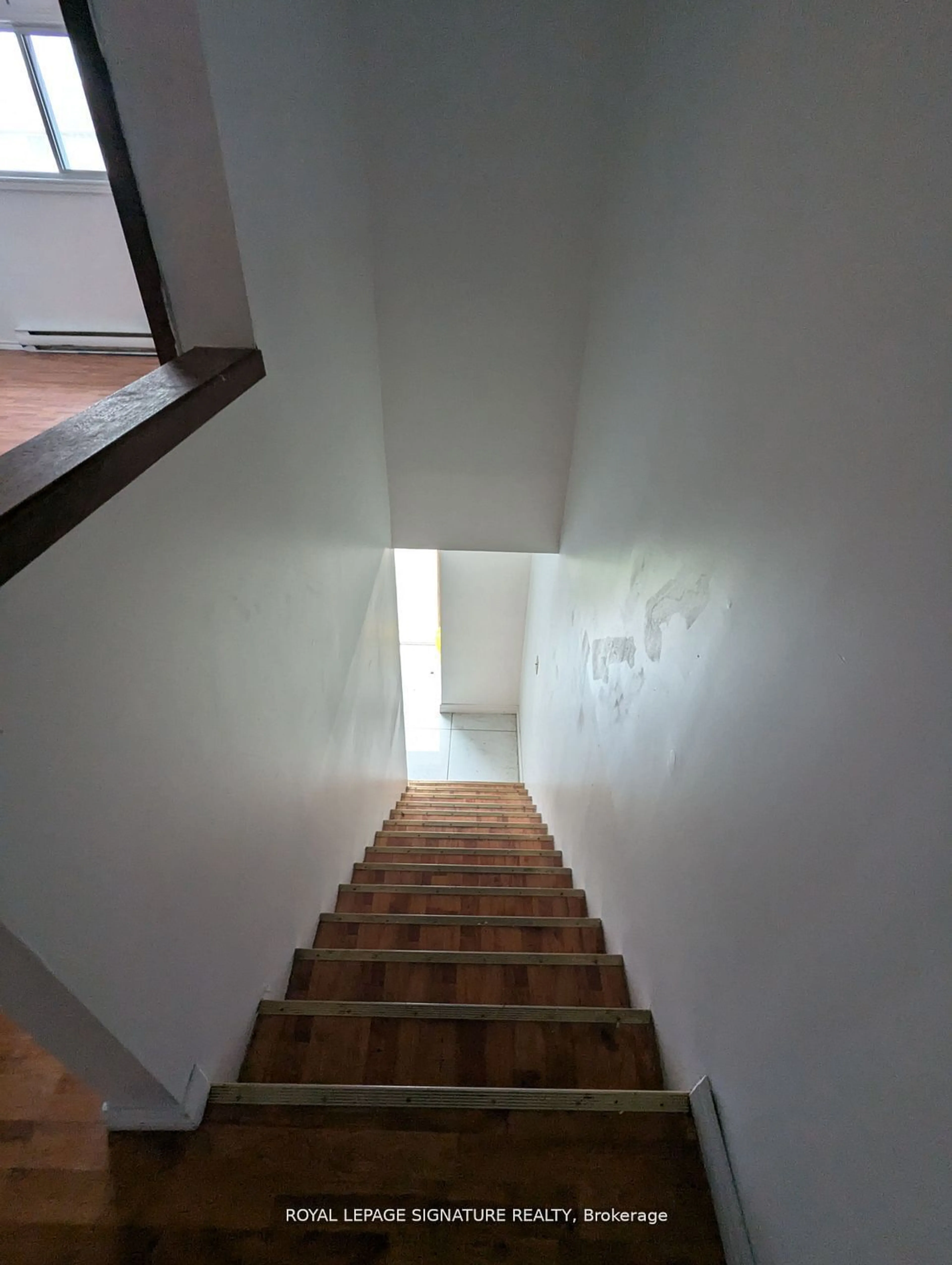 Stairs for 577 Third St #29, London Ontario N5V 4B9