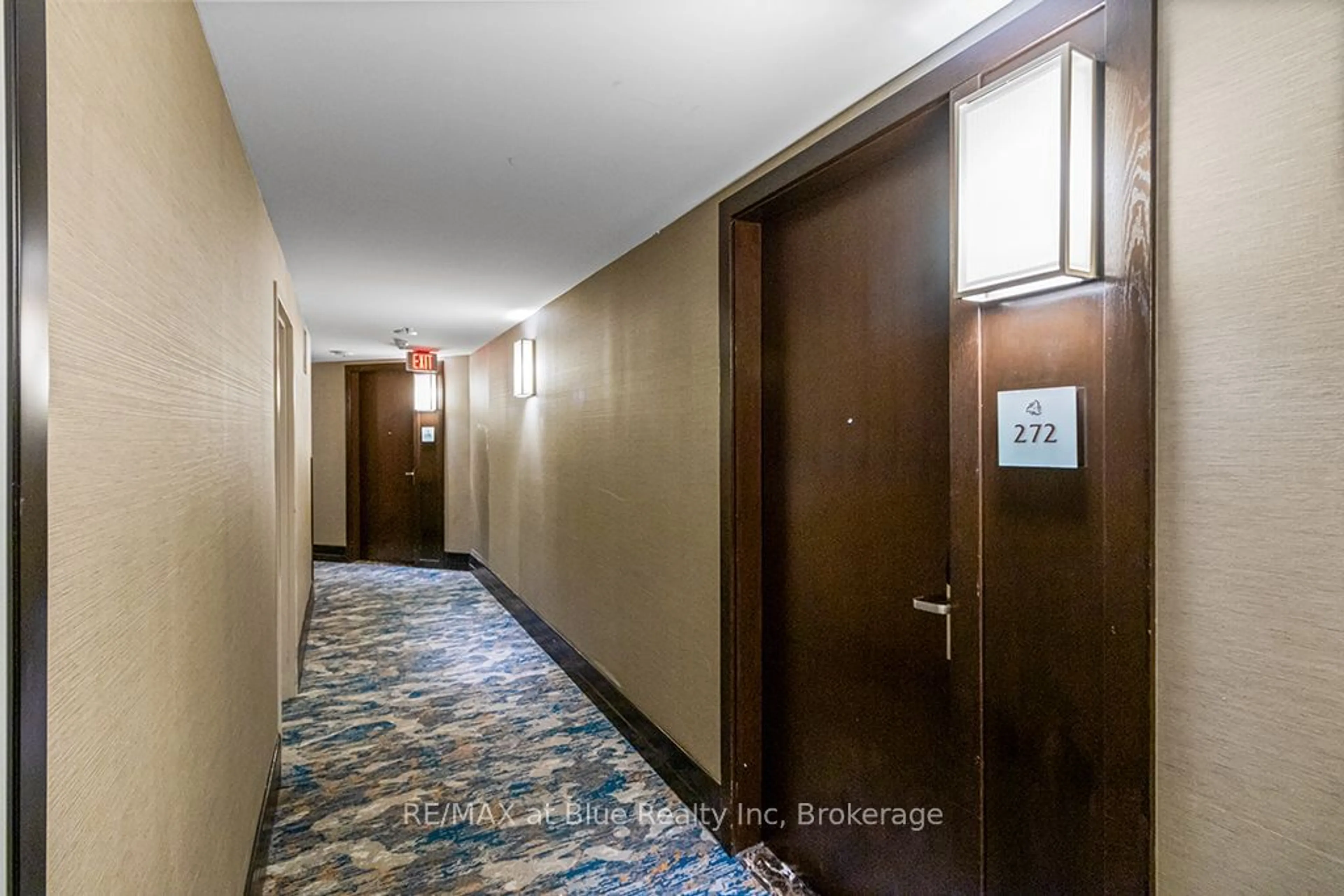 Indoor foyer for 220 Gord Canning Dr #272, Blue Mountains Ontario L9Y 0V2