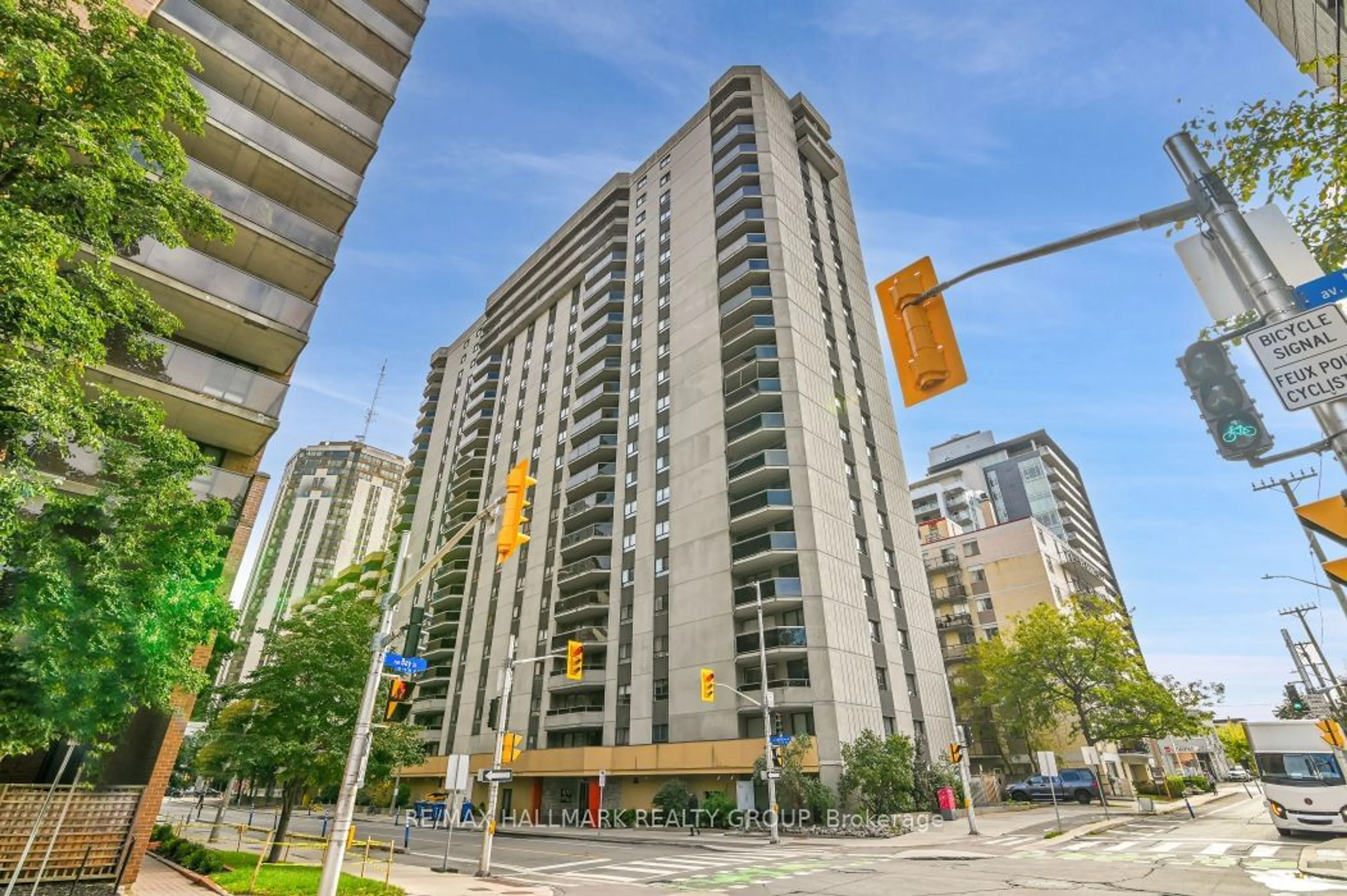 Patio, unknown for 470 Laurier Ave #604, Ottawa Ontario K1R 7W9