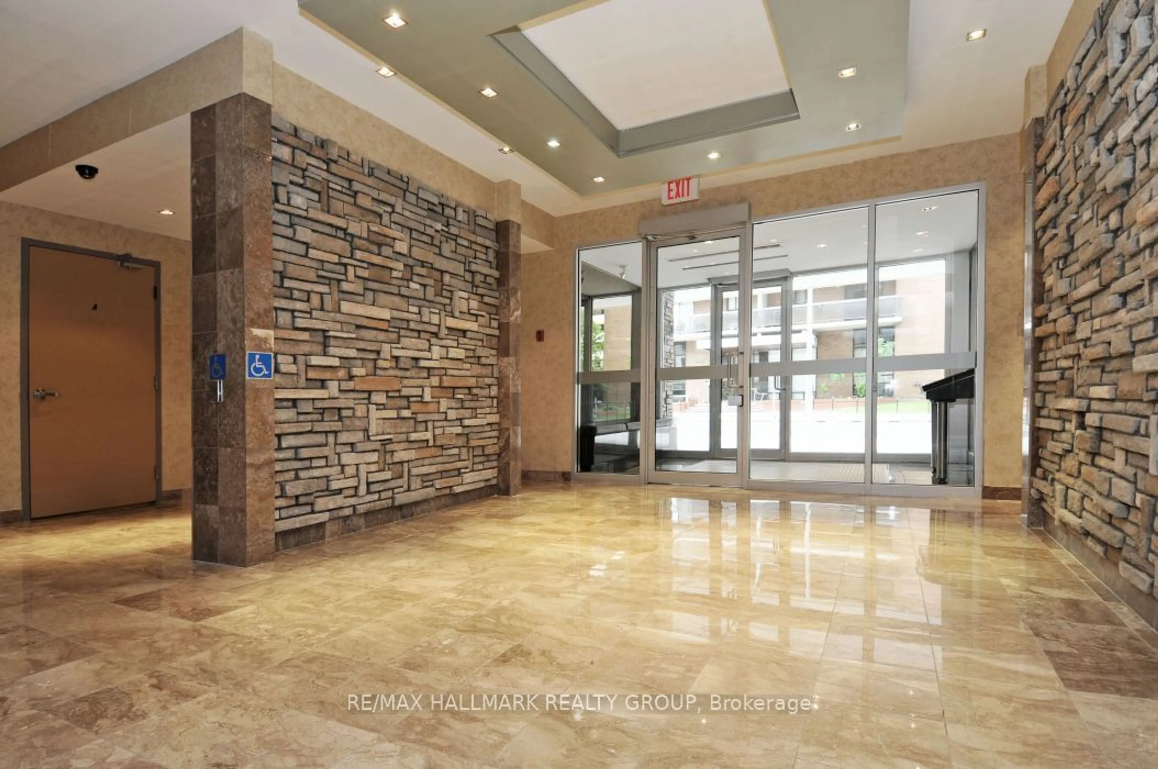 Indoor foyer for 470 Laurier Ave #604, Ottawa Centre Ontario K1R 7W9