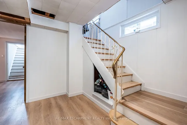 Additional property image - 289 Mill St