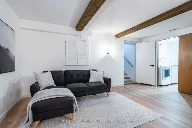Additional property image - 289 Mill St