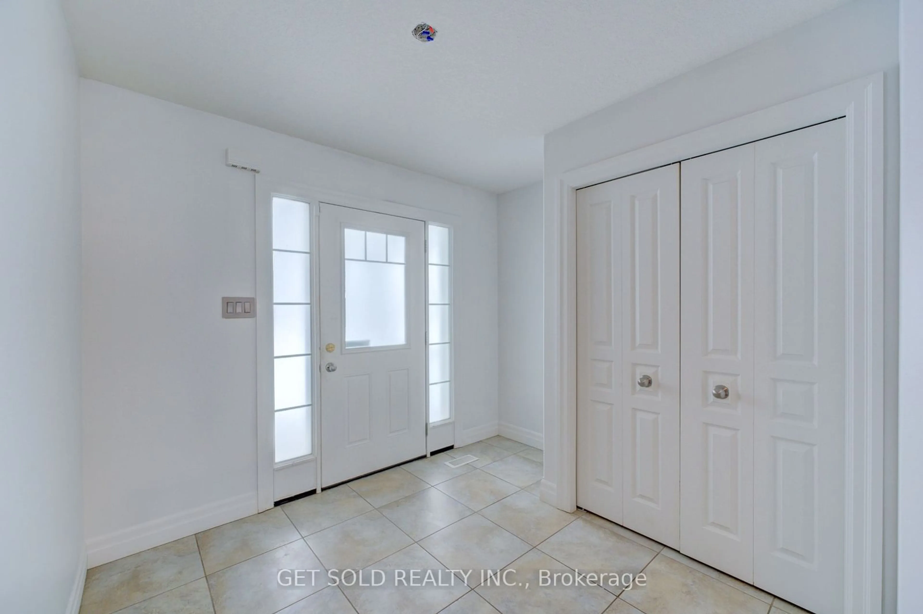 Indoor entryway for 63 Hardcastle Dr, Cambridge Ontario N1S 0A4