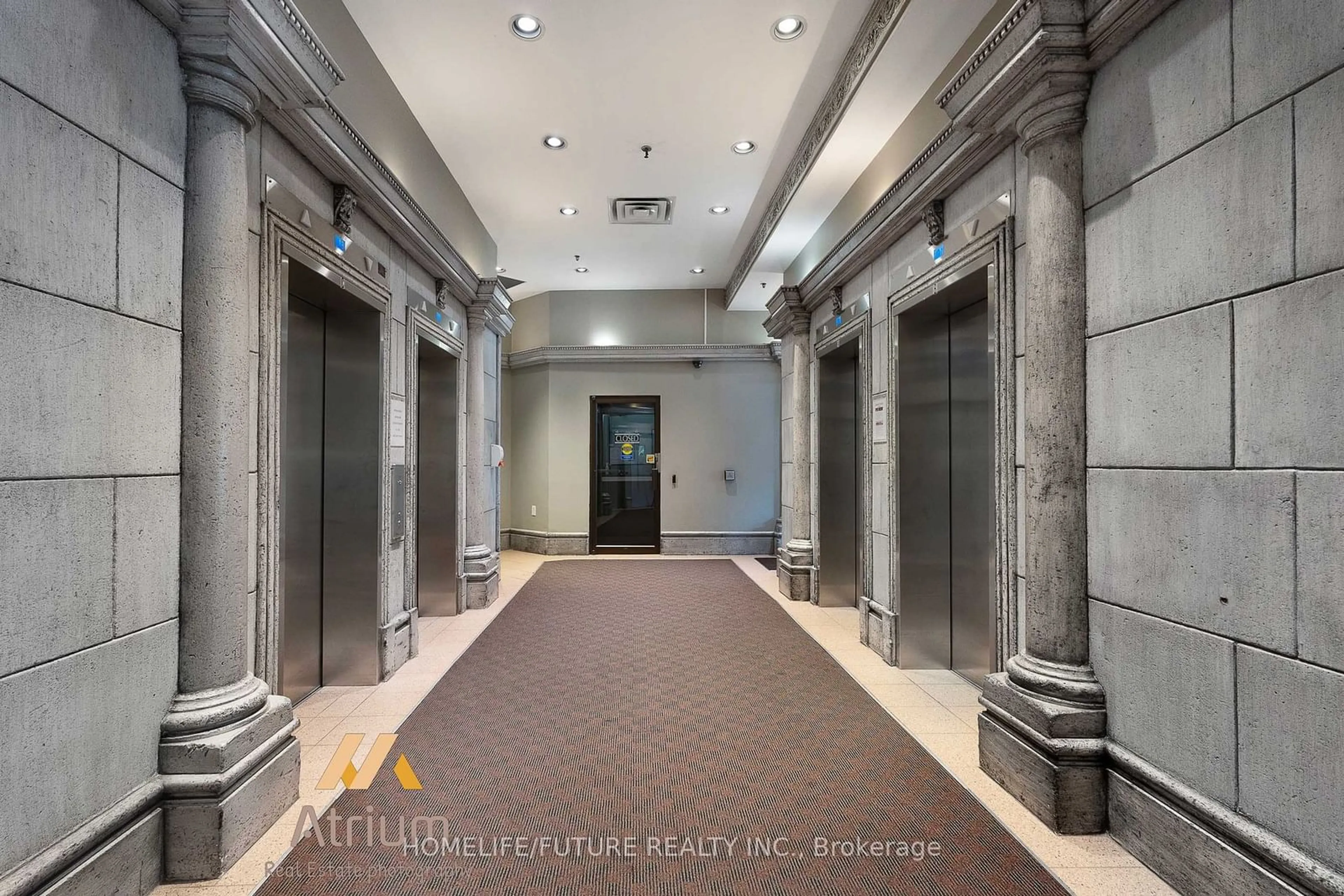 Indoor foyer for 150 Park St #3003, Windsor Ontario N9A 7A2