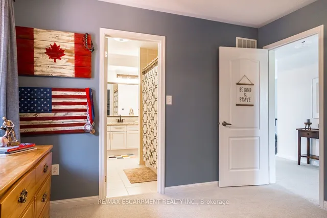 Additional property image - 120 Peer Crt
