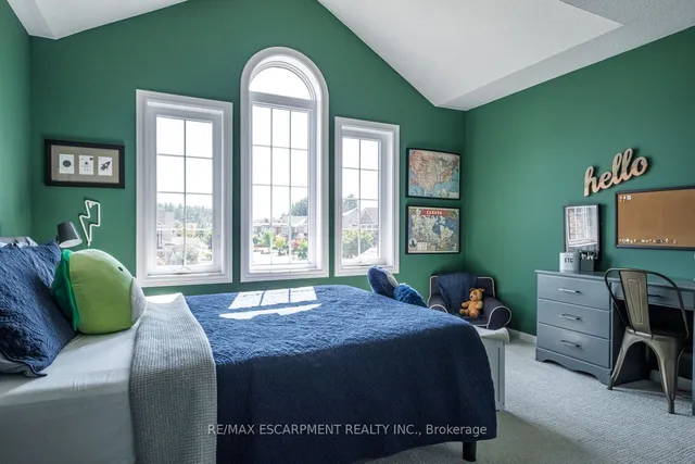 Additional property image - 120 Peer Crt