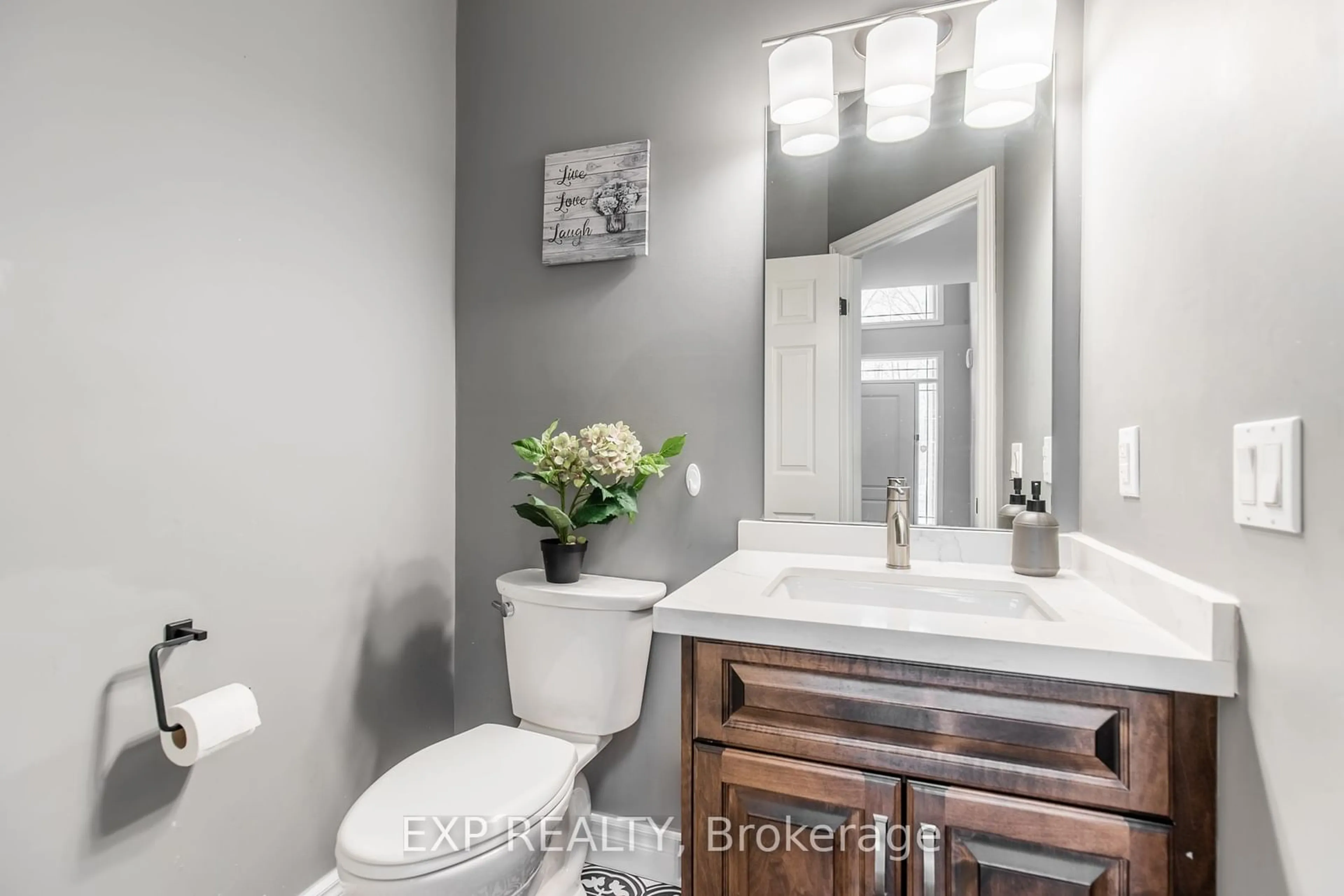 Contemporary bathroom, ceramic/tile floor for 6544 SAM IORFIDA Dr, Niagara Falls Ontario L2G 0H4