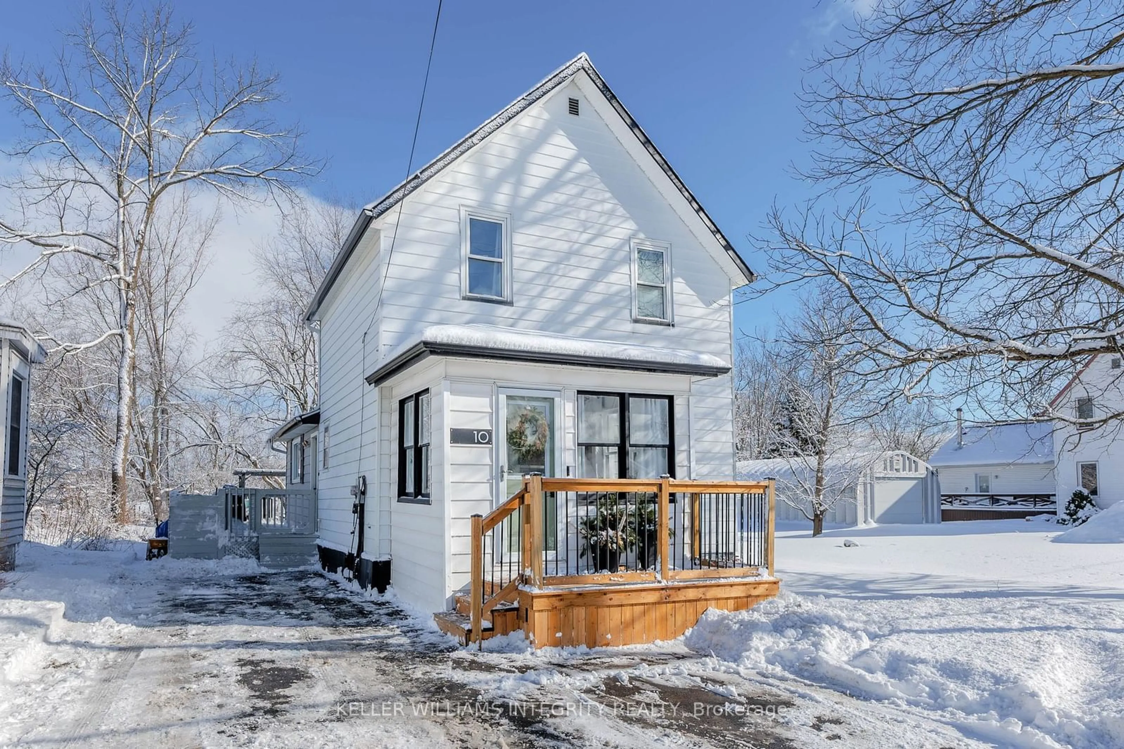 Home with vinyl exterior material, street for 10 Victoria St, North Stormont Ontario K0C 1K0