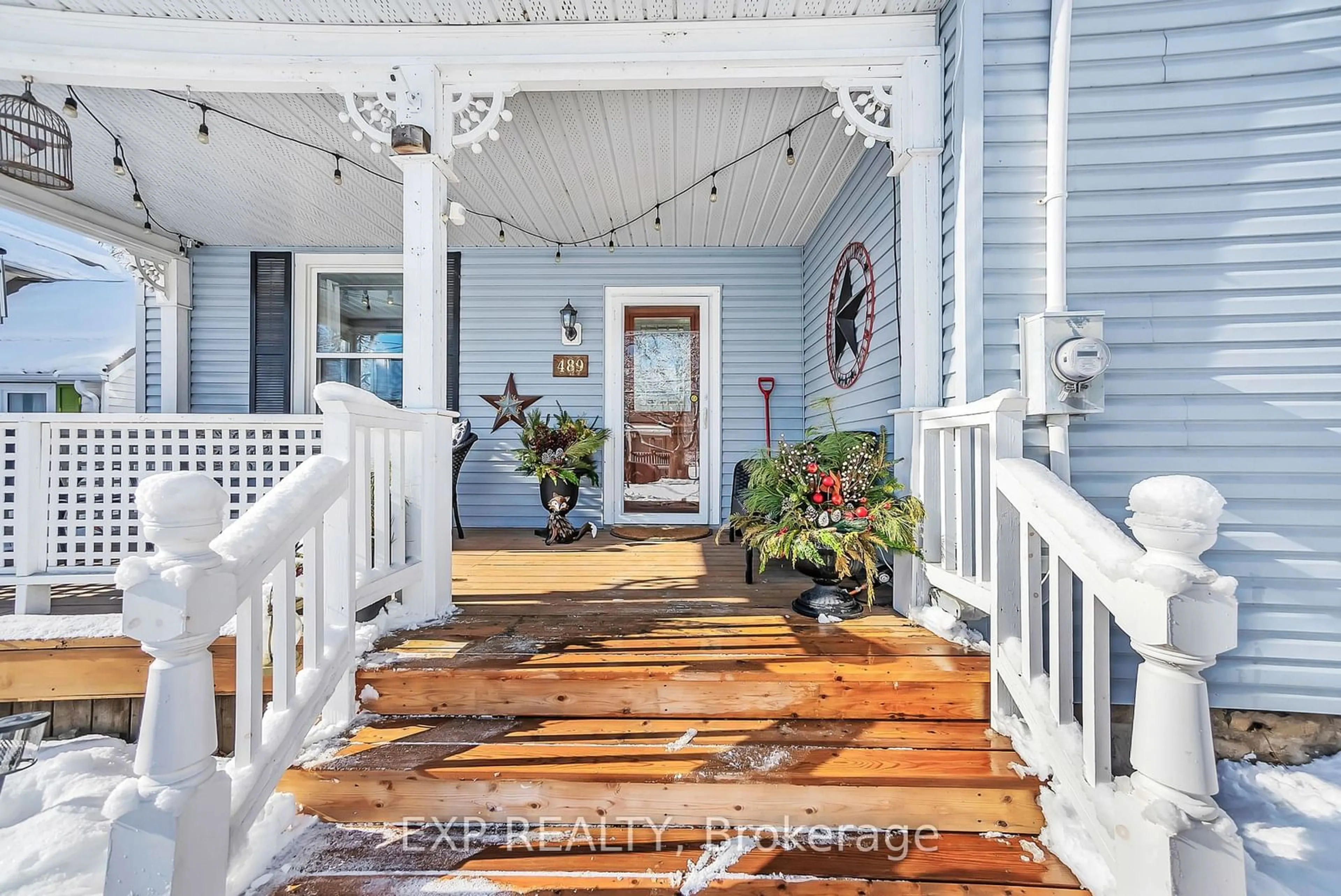 Indoor entryway for 489 Ashley St, Belleville Ontario K0K 2B0