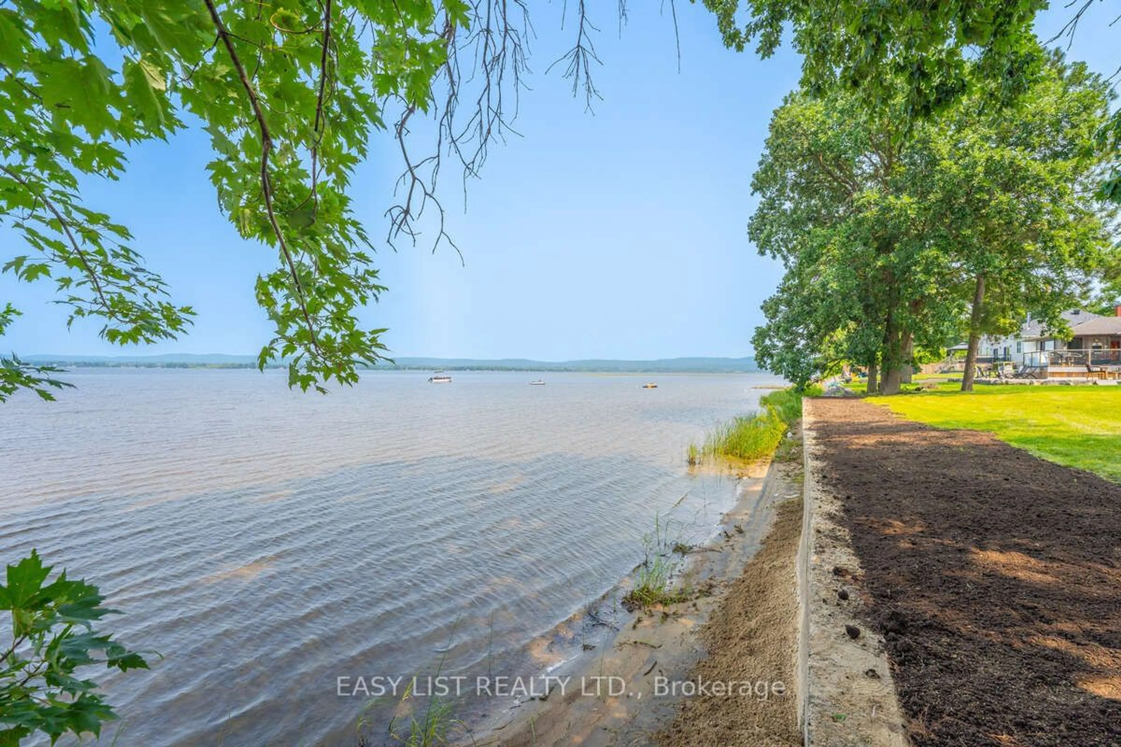 Patio, water/lake/river/ocean view for 910 Bayview Dr, Constance Bay - Dunrobin - Kilmaurs - Woodlawn Ontario K0A 3M0