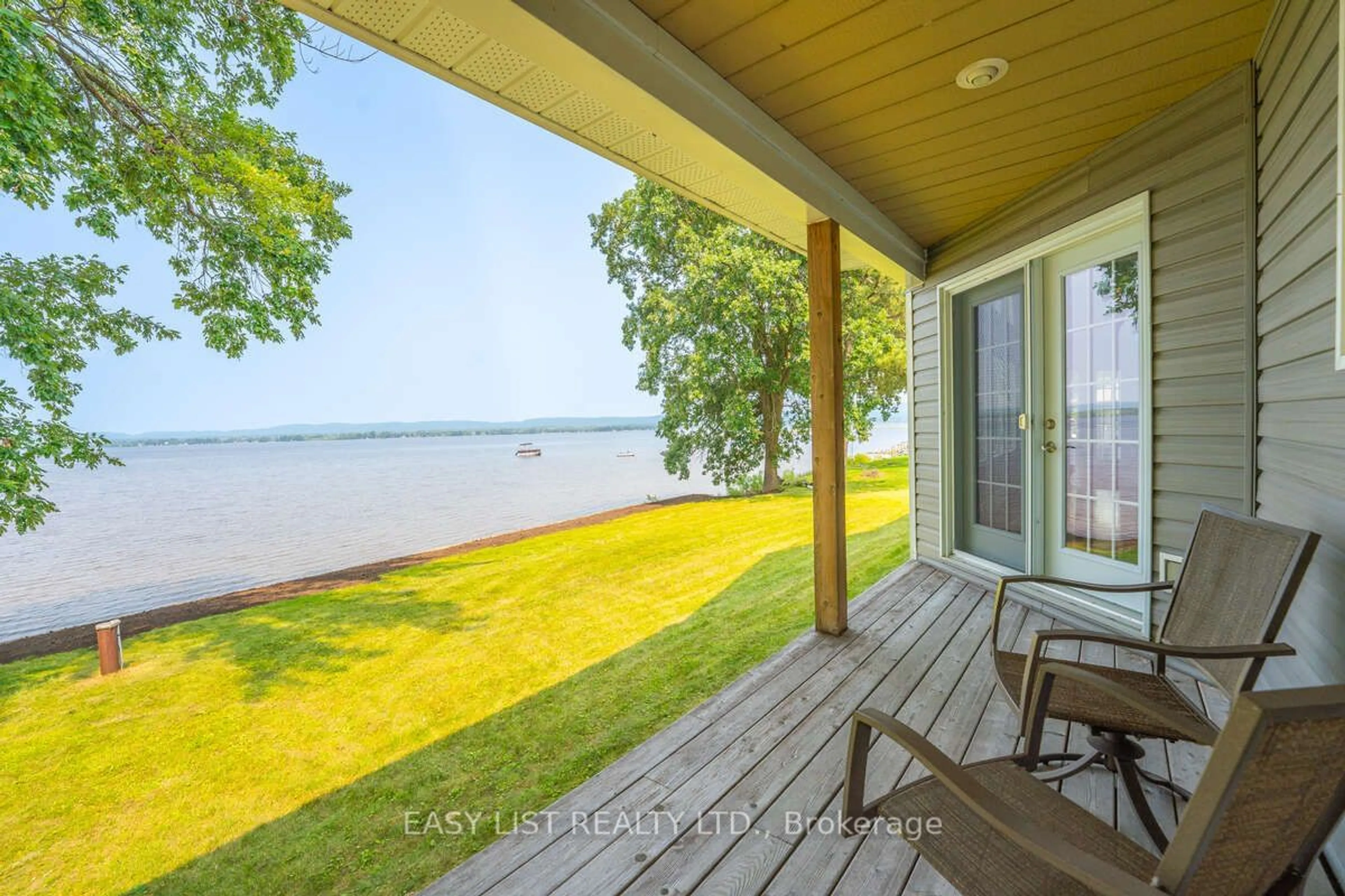 Patio, water/lake/river/ocean view for 910 Bayview Dr, Constance Bay - Dunrobin - Kilmaurs - Woodlawn Ontario K0A 3M0