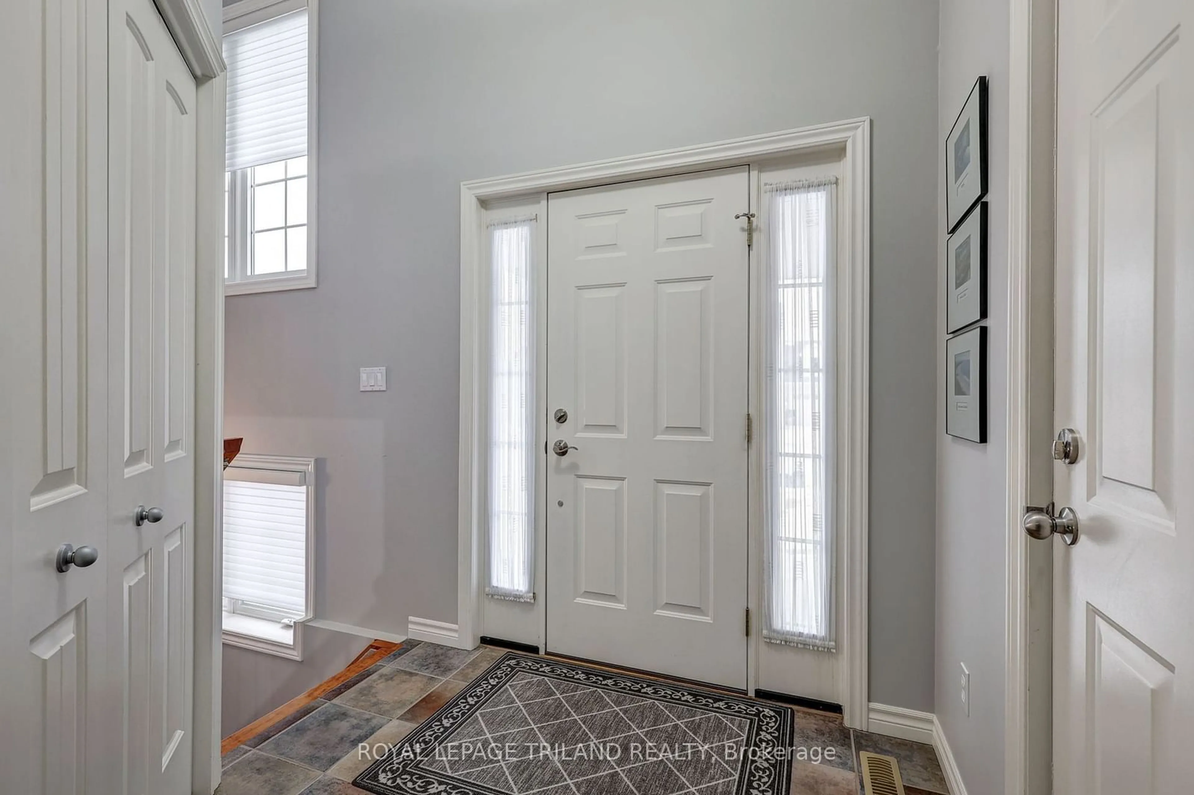 Indoor entryway for 60 Penhale Ave, St. Thomas Ontario N5R 5M9