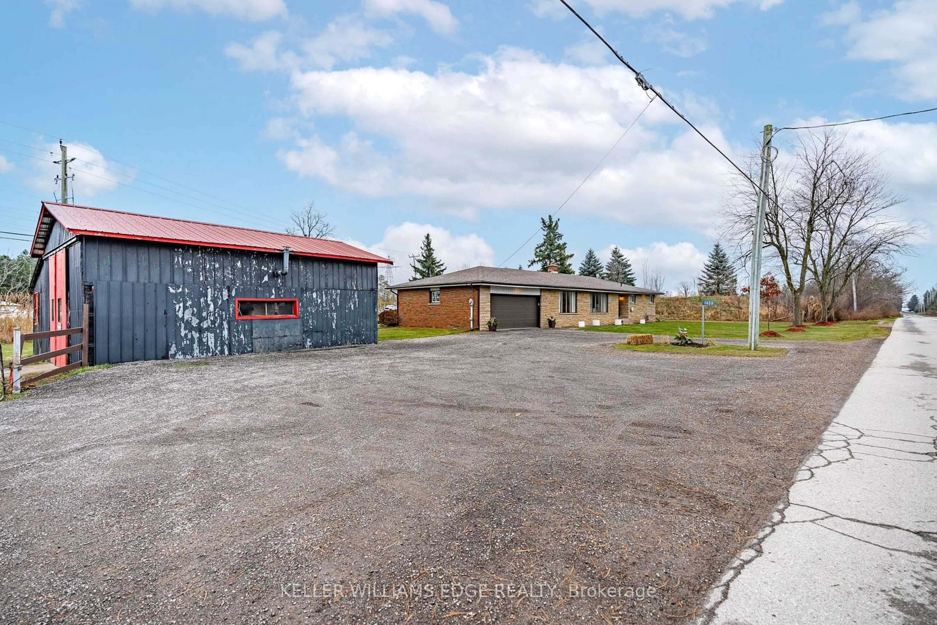 A pic from outside/outdoor area/front of a property/back of a property/a pic from drone, street for 1408 Edgewood Rd, Hamilton Ontario L8N 2Z7