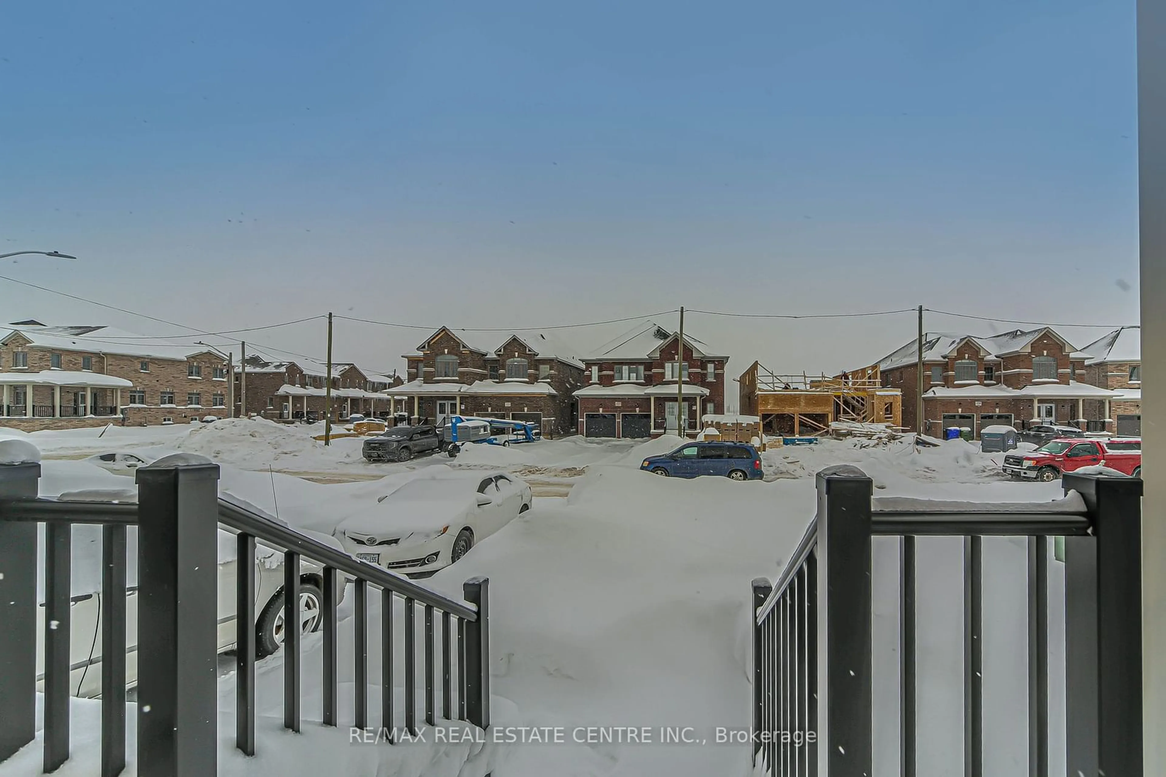 A pic from outside/outdoor area/front of a property/back of a property/a pic from drone, unknown for 326 Russell St, Southgate Ontario N0C 1B0