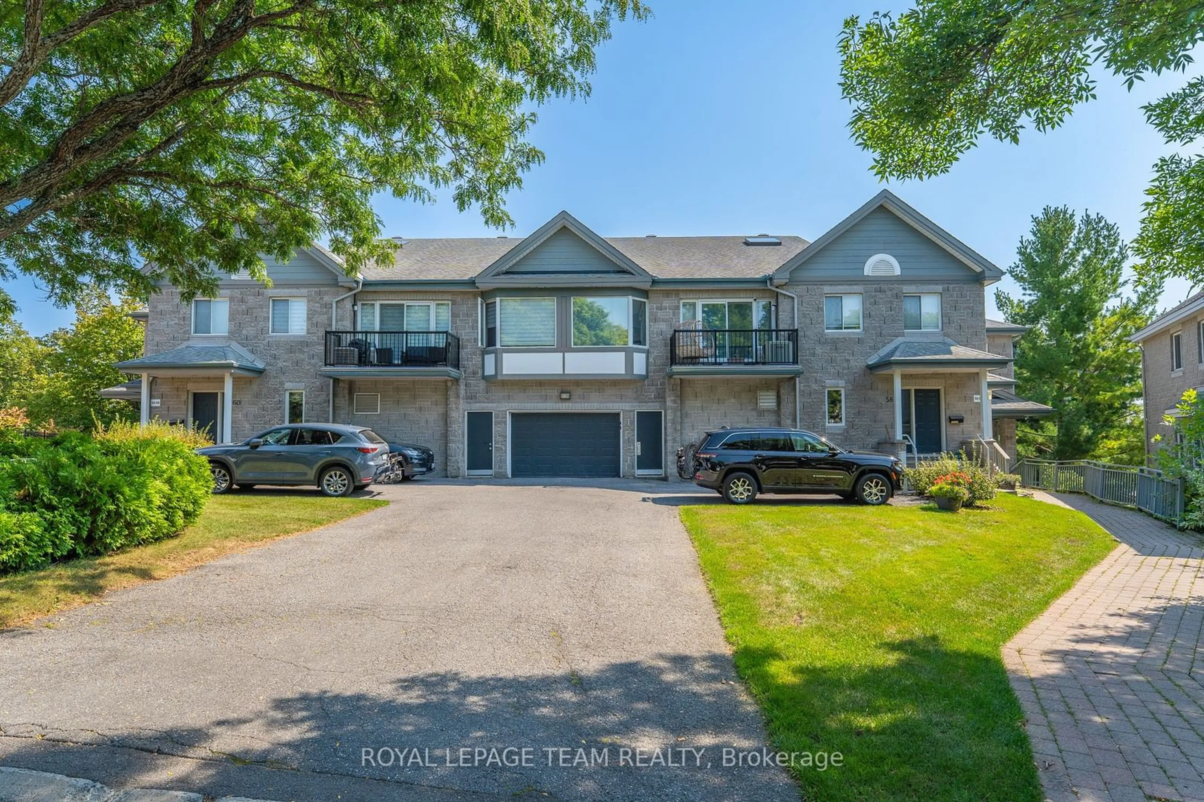 A pic from outside/outdoor area/front of a property/back of a property/a pic from drone, unknown for 54 ROBSON Crt, Kanata Ontario K2K 2W1