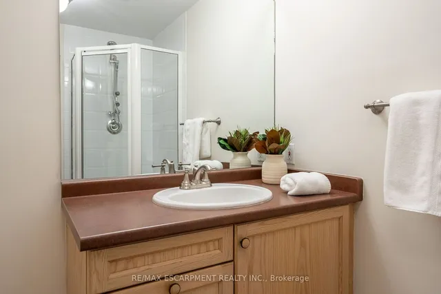 Additional property image - 77 GOVERNORS Rd Unit 201