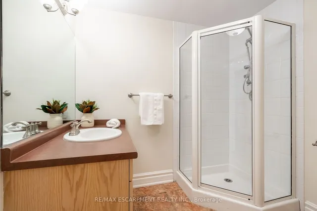 Additional property image - 77 GOVERNORS Rd Unit 201