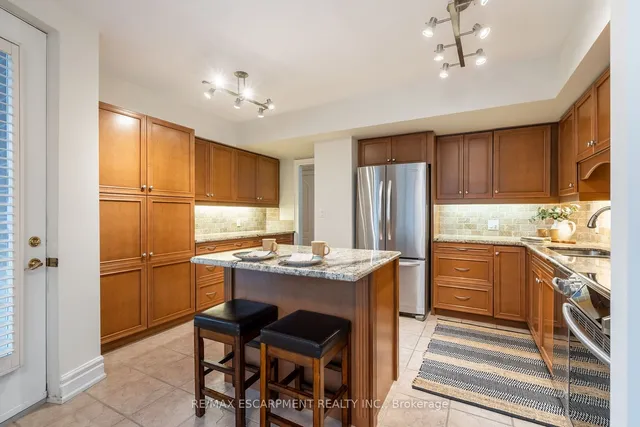 Additional property image - 77 GOVERNORS Rd Unit 201