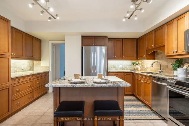 Additional property image - 77 GOVERNORS Rd Unit 201