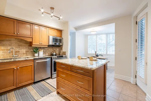 Additional property image - 77 GOVERNORS Rd Unit 201