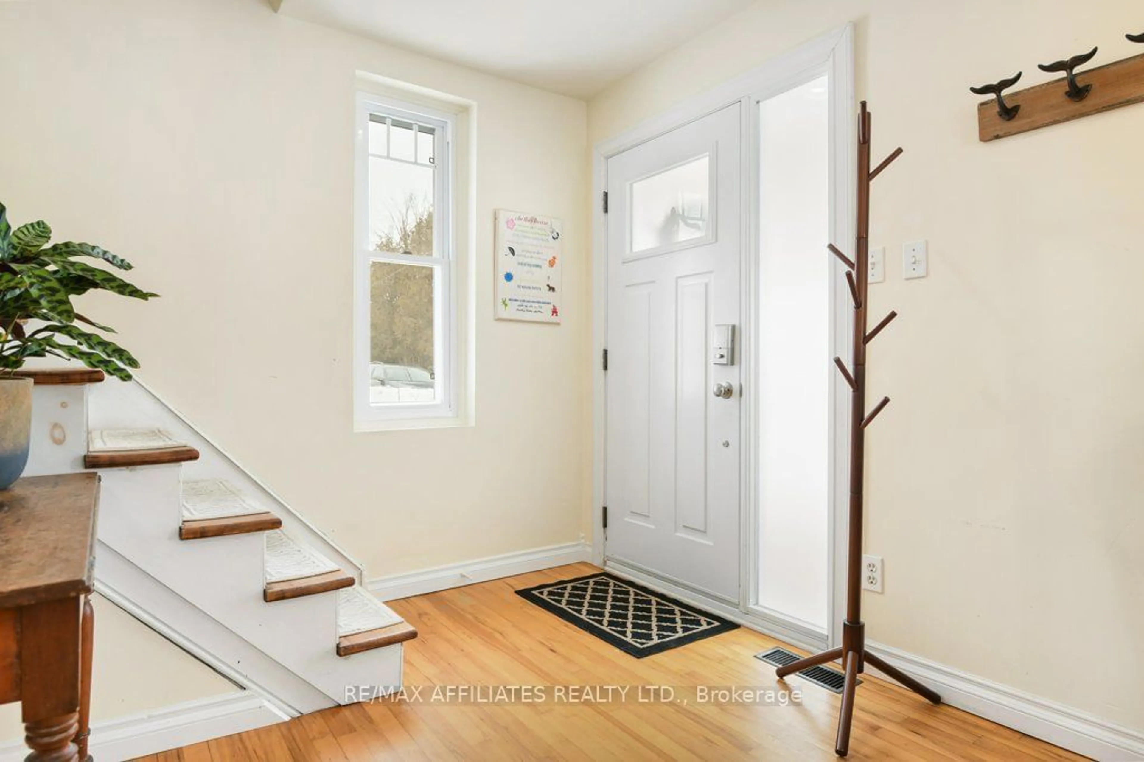 Indoor entryway for 12 Gillies St, McNab/Braeside Ontario K0A 1G0