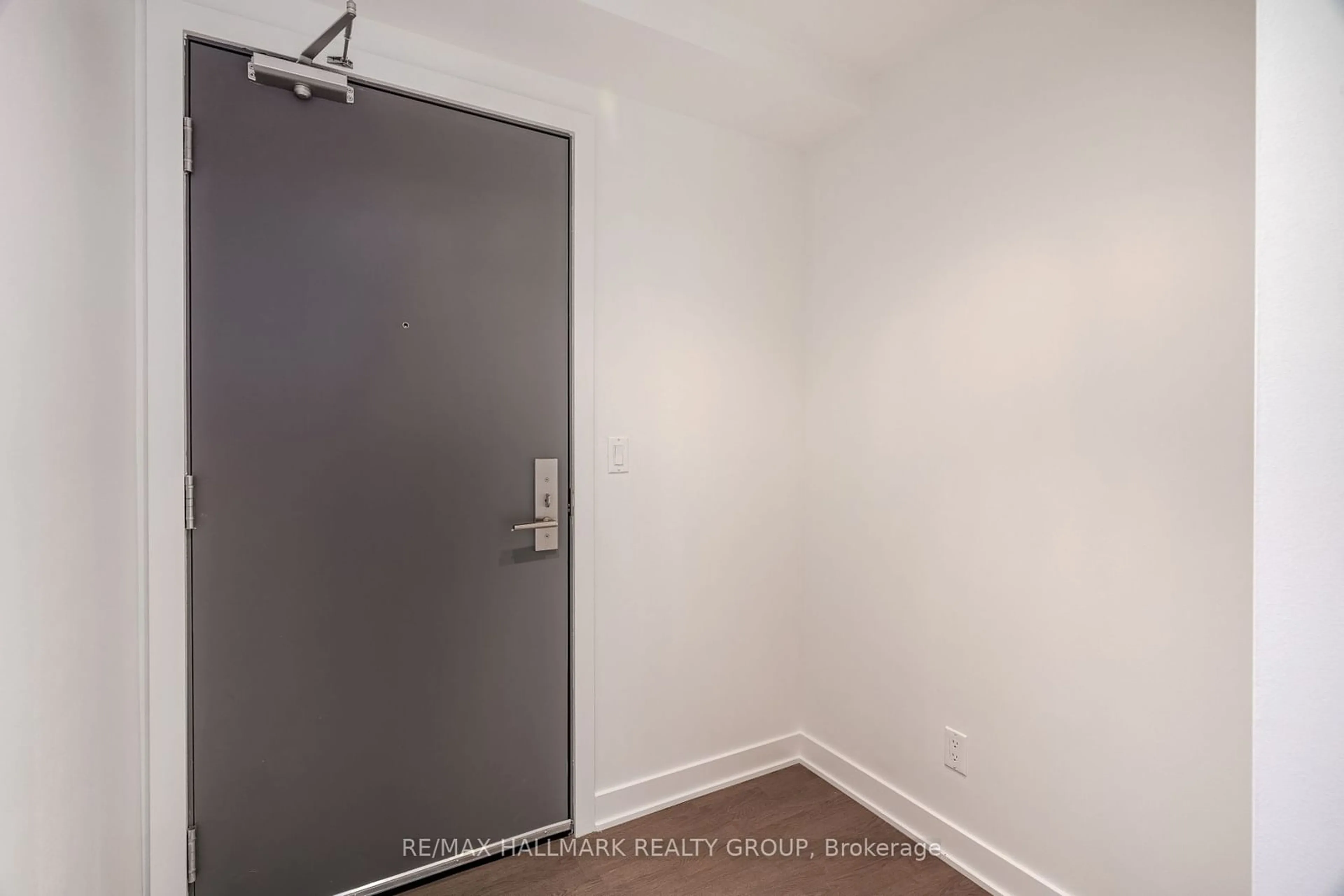 Indoor entryway for 203 Catherine St #710, Ottawa Centre Ontario K2P 1J5