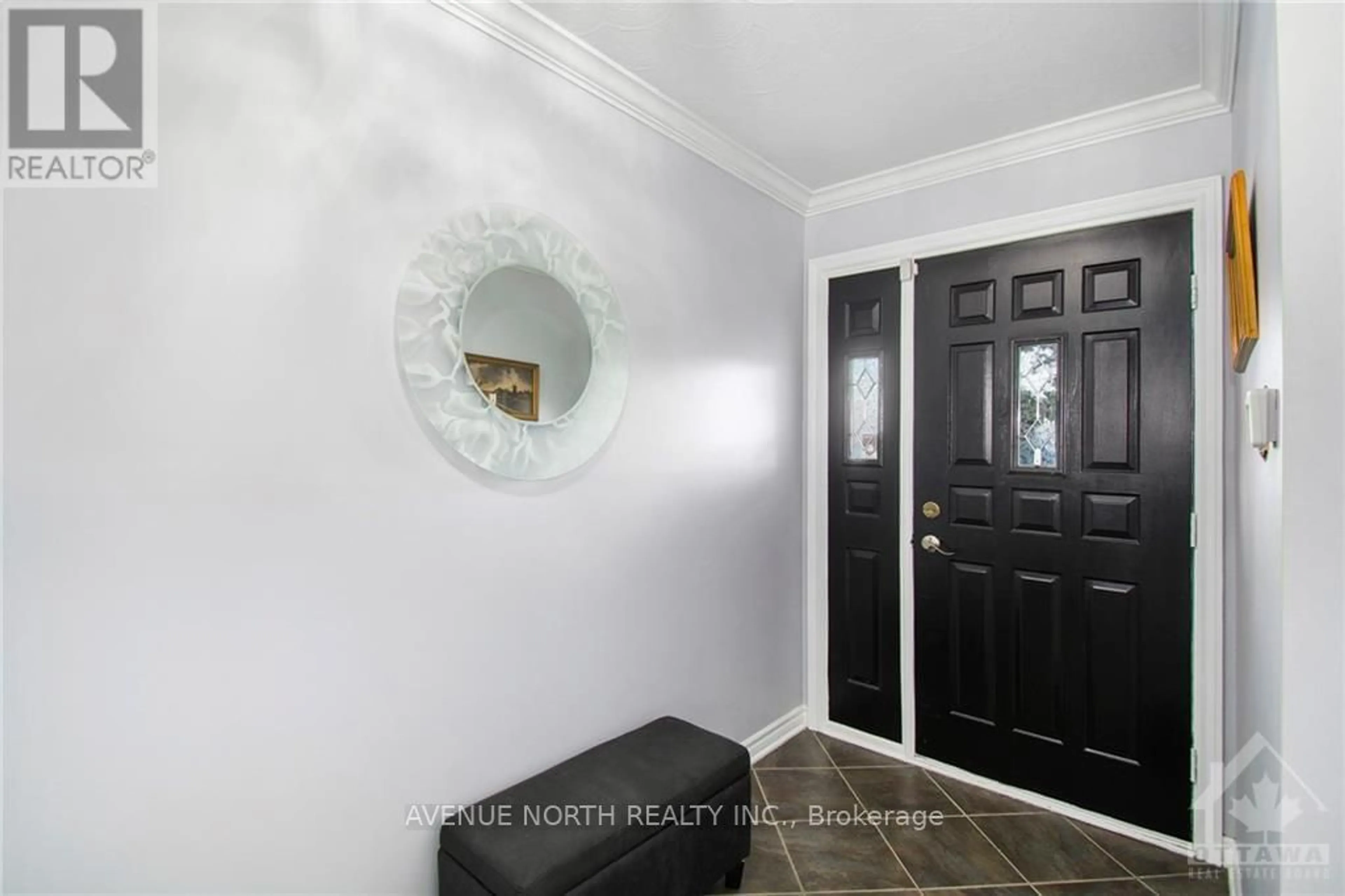 Indoor entryway for 1753 Heron Rd, Alta Vista and Area Ontario K1V 6A2