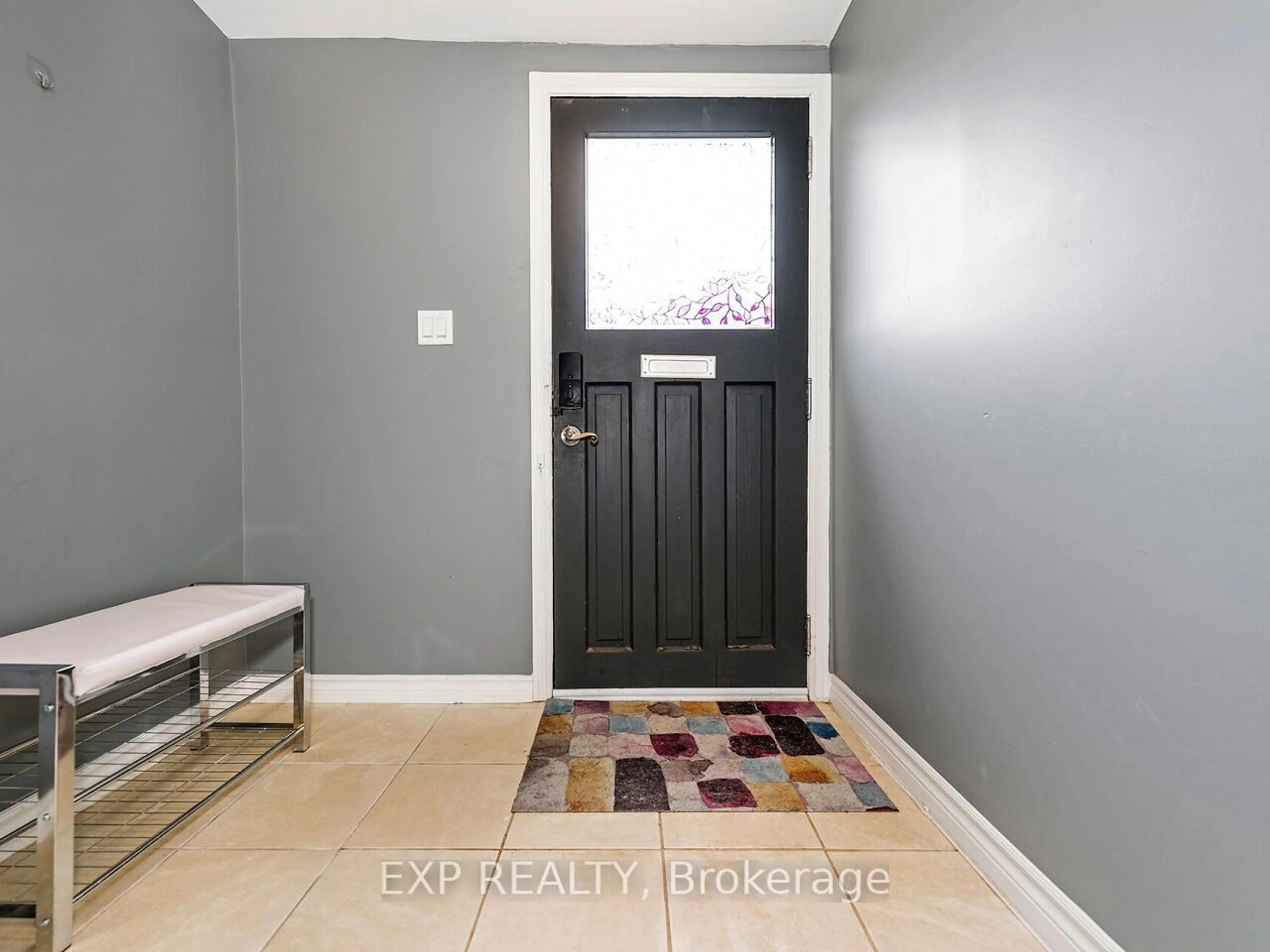 Indoor entryway for 95 Edinburgh Ave, Hamilton Ontario L8H 2C6