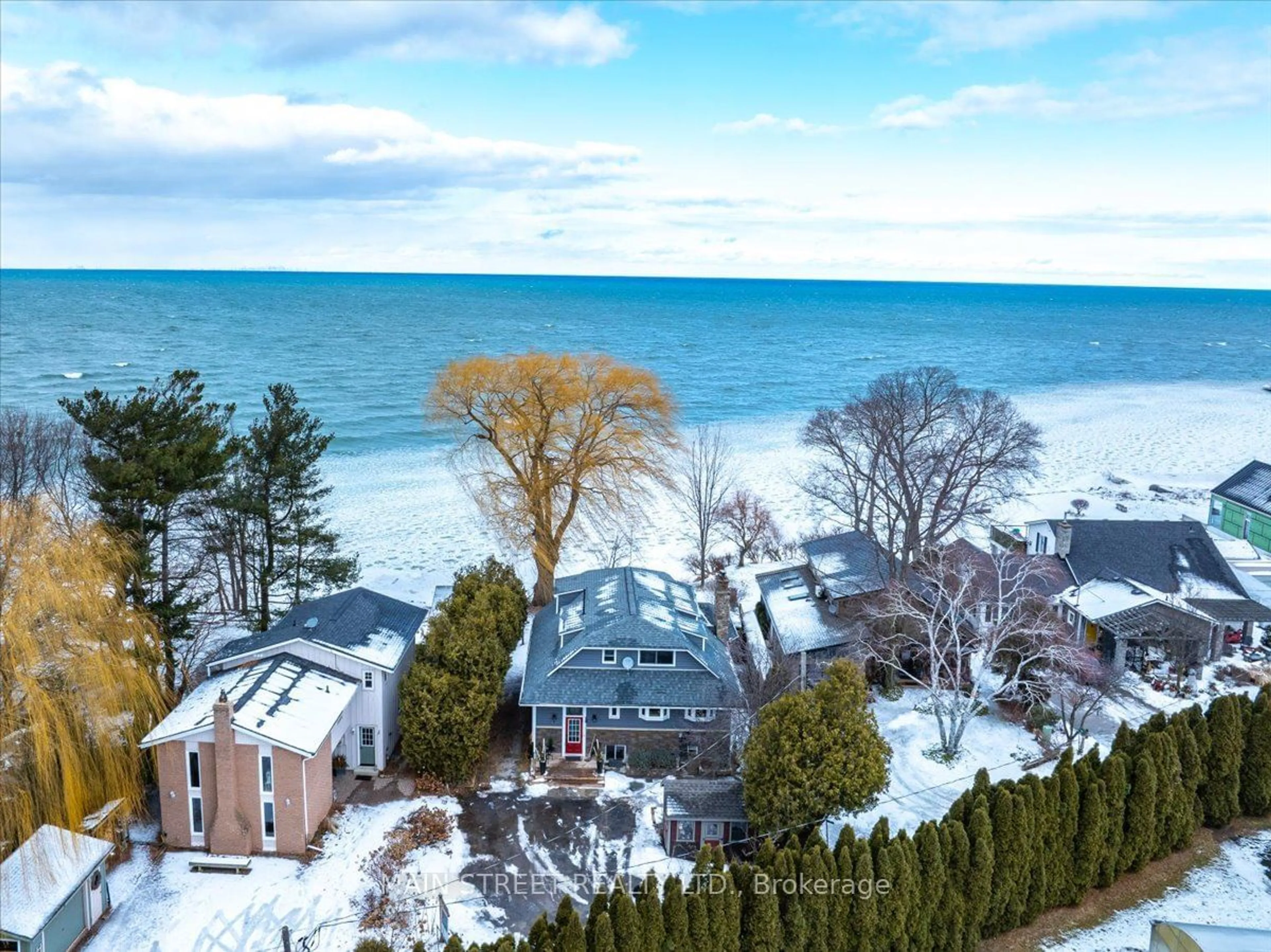 A pic from outside/outdoor area/front of a property/back of a property/a pic from drone, water/lake/river/ocean view for 6 Firelane 6A, Niagara-on-the-Lake Ontario L0S 1J0