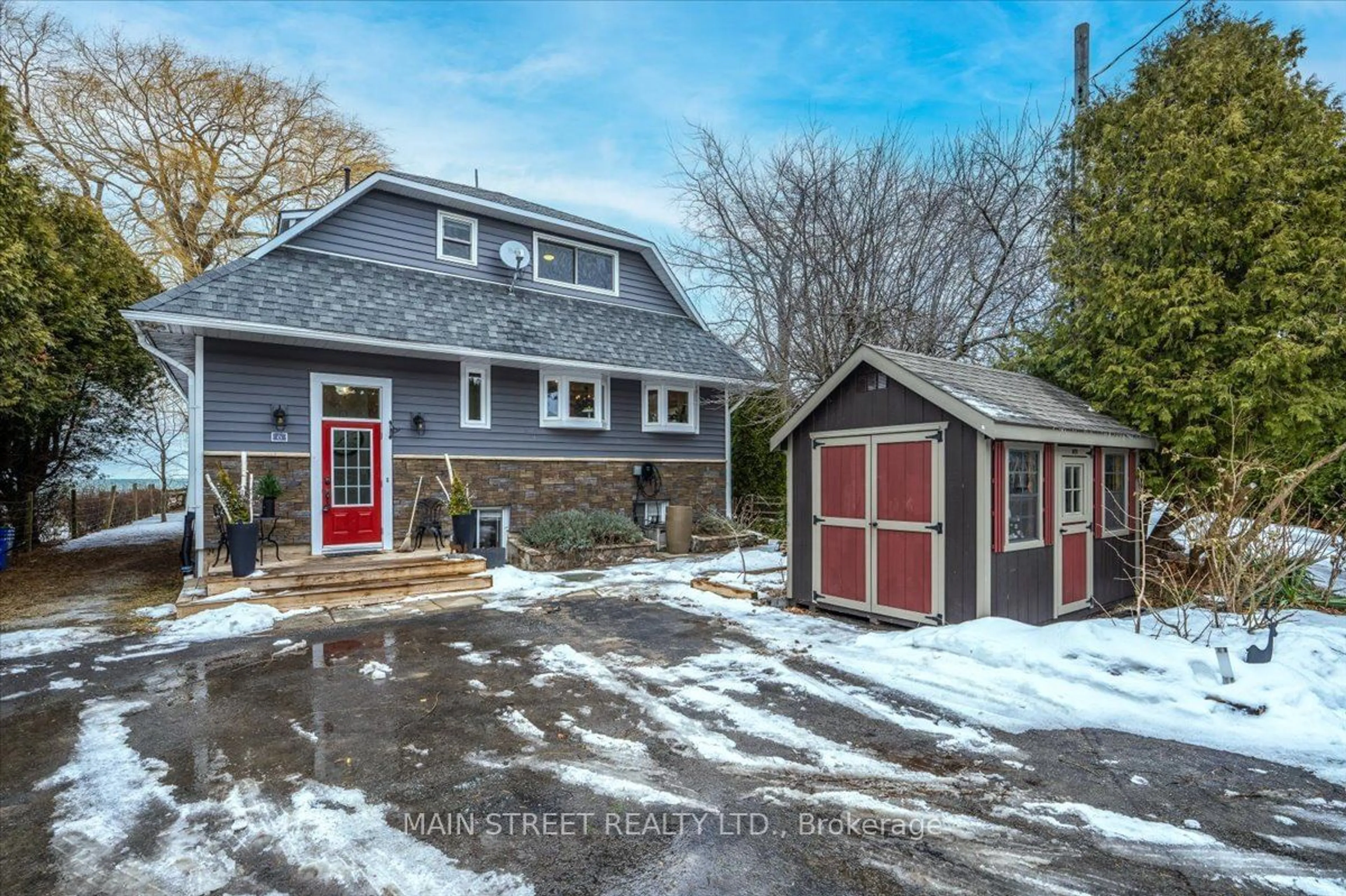 A pic from outside/outdoor area/front of a property/back of a property/a pic from drone, street for 6 Firelane 6A, Niagara-on-the-Lake Ontario L0S 1J0