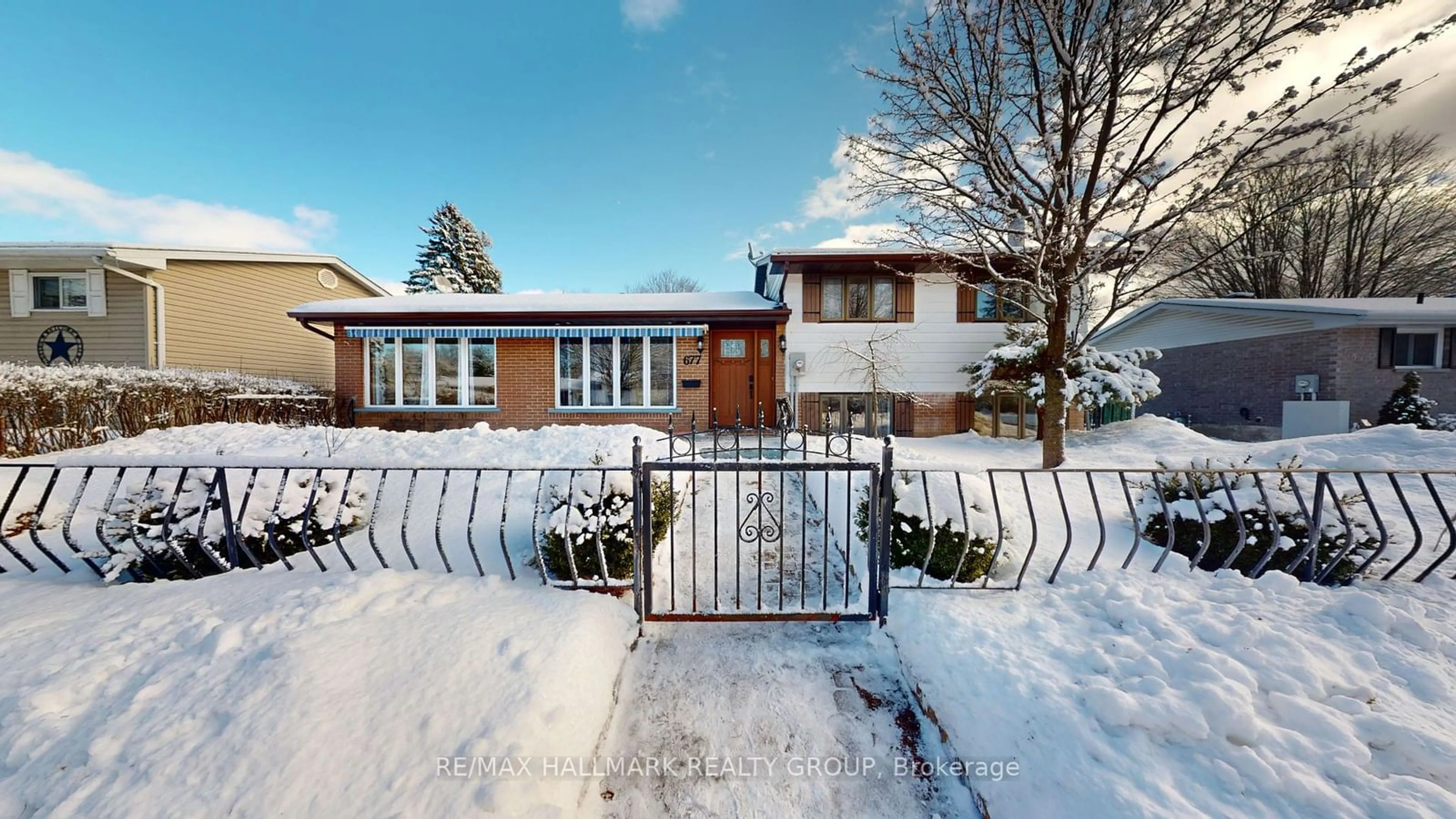 A pic from outside/outdoor area/front of a property/back of a property/a pic from drone, street for 677 Laurier Blvd, Brockville Ontario K6V 5X9