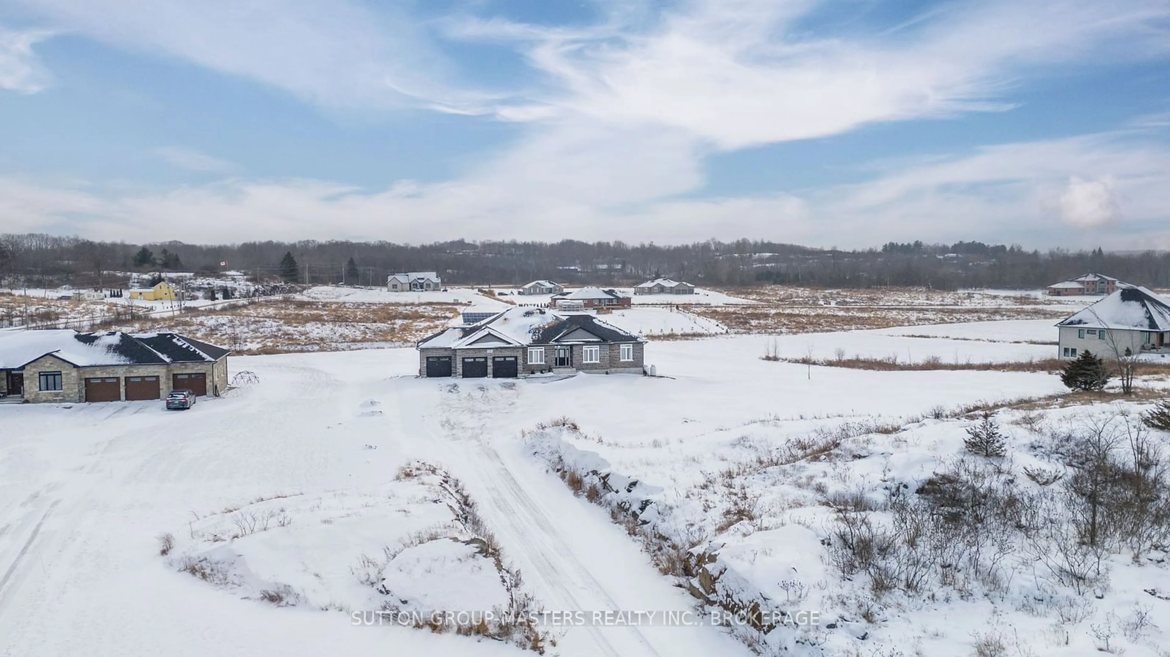 A pic from outside/outdoor area/front of a property/back of a property/a pic from drone, building for 119 HINEMAN St, Kingston Ontario K7L 0G2