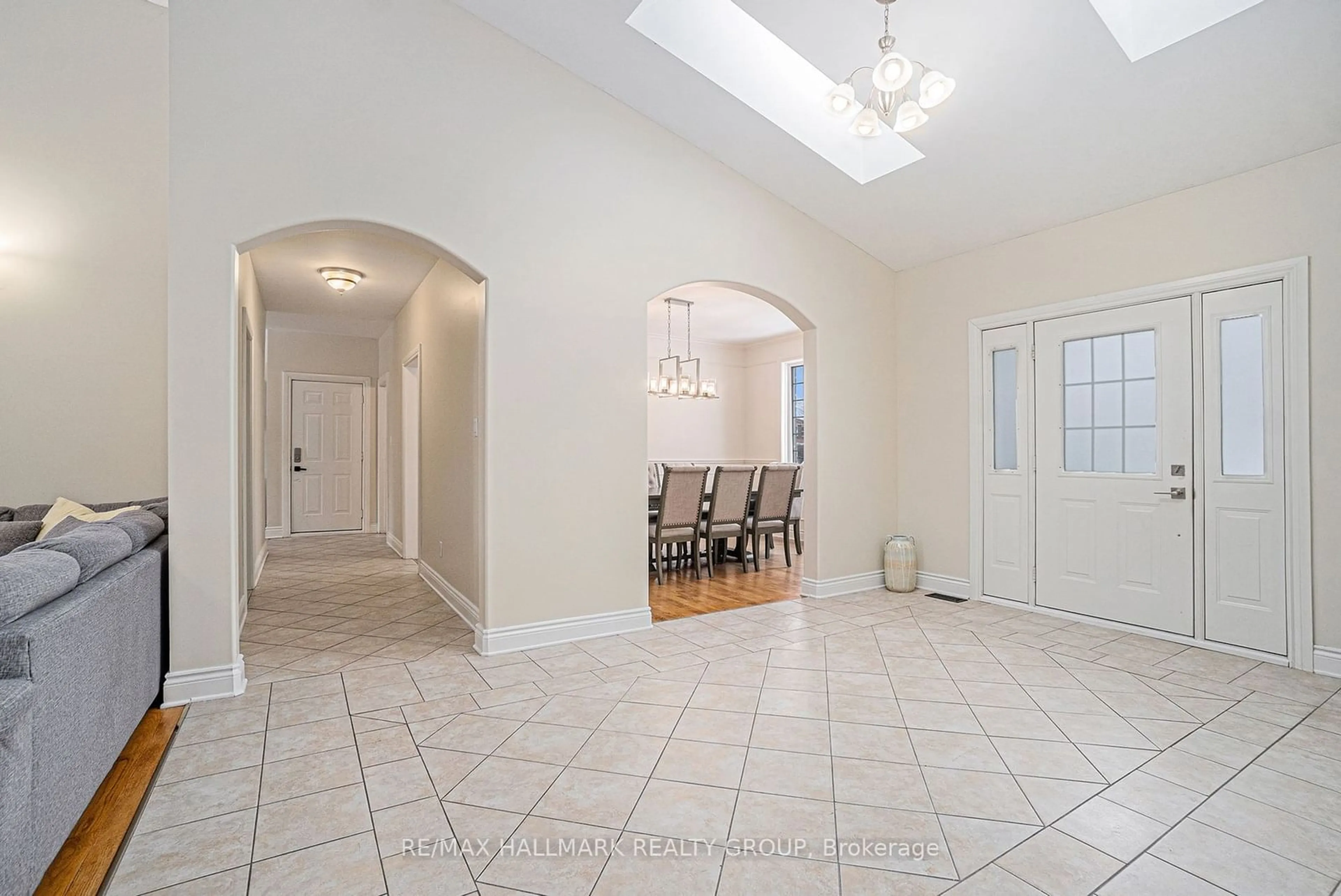 Indoor foyer for 1430 Spartan Grove St, Greely - Metcalfe - Osgoode - Vernon and Area Ontario K4P 1R6