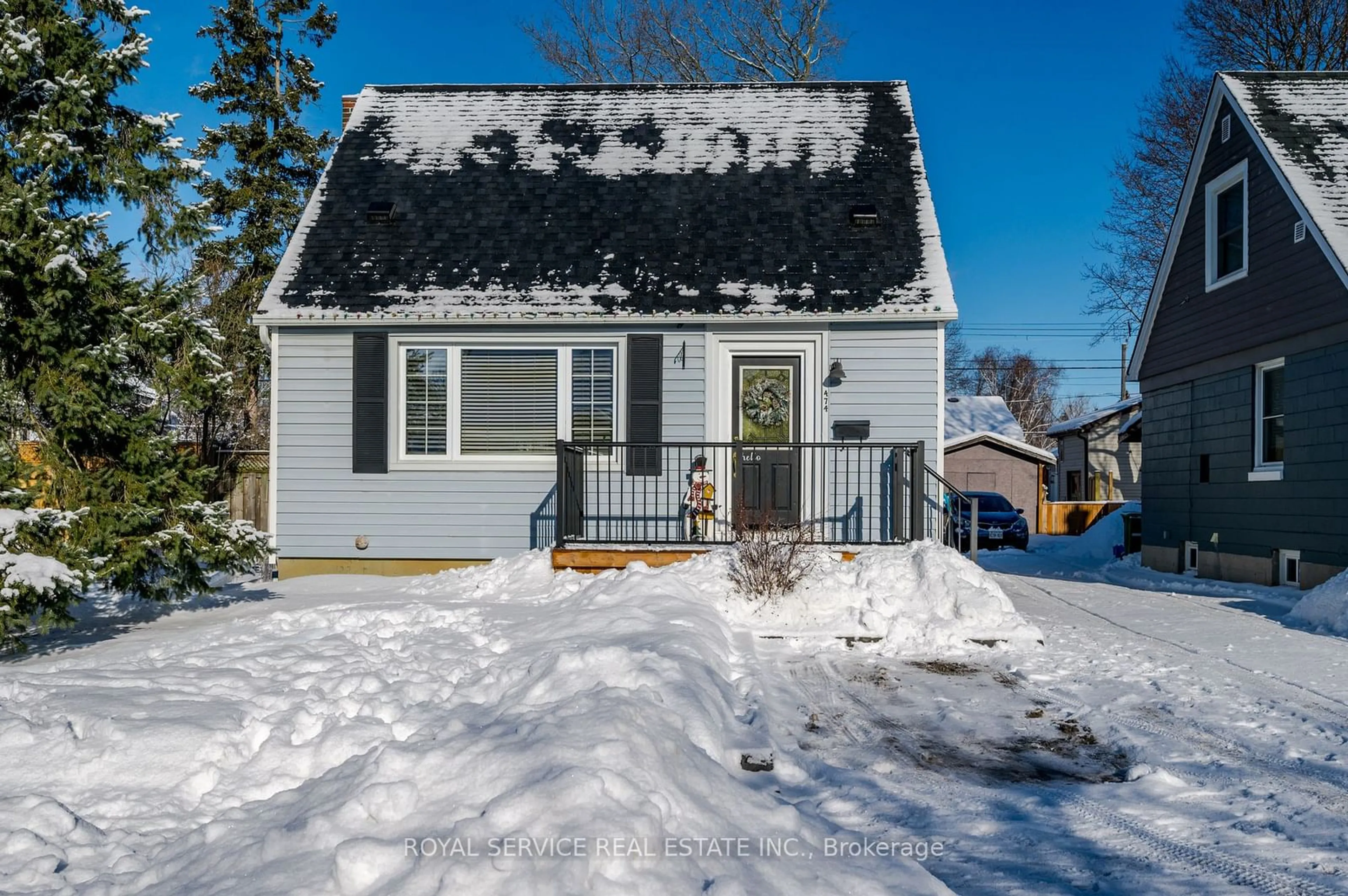 Home with vinyl exterior material, street for 474 Hamilton St, Peterborough Ontario K9J 4B9