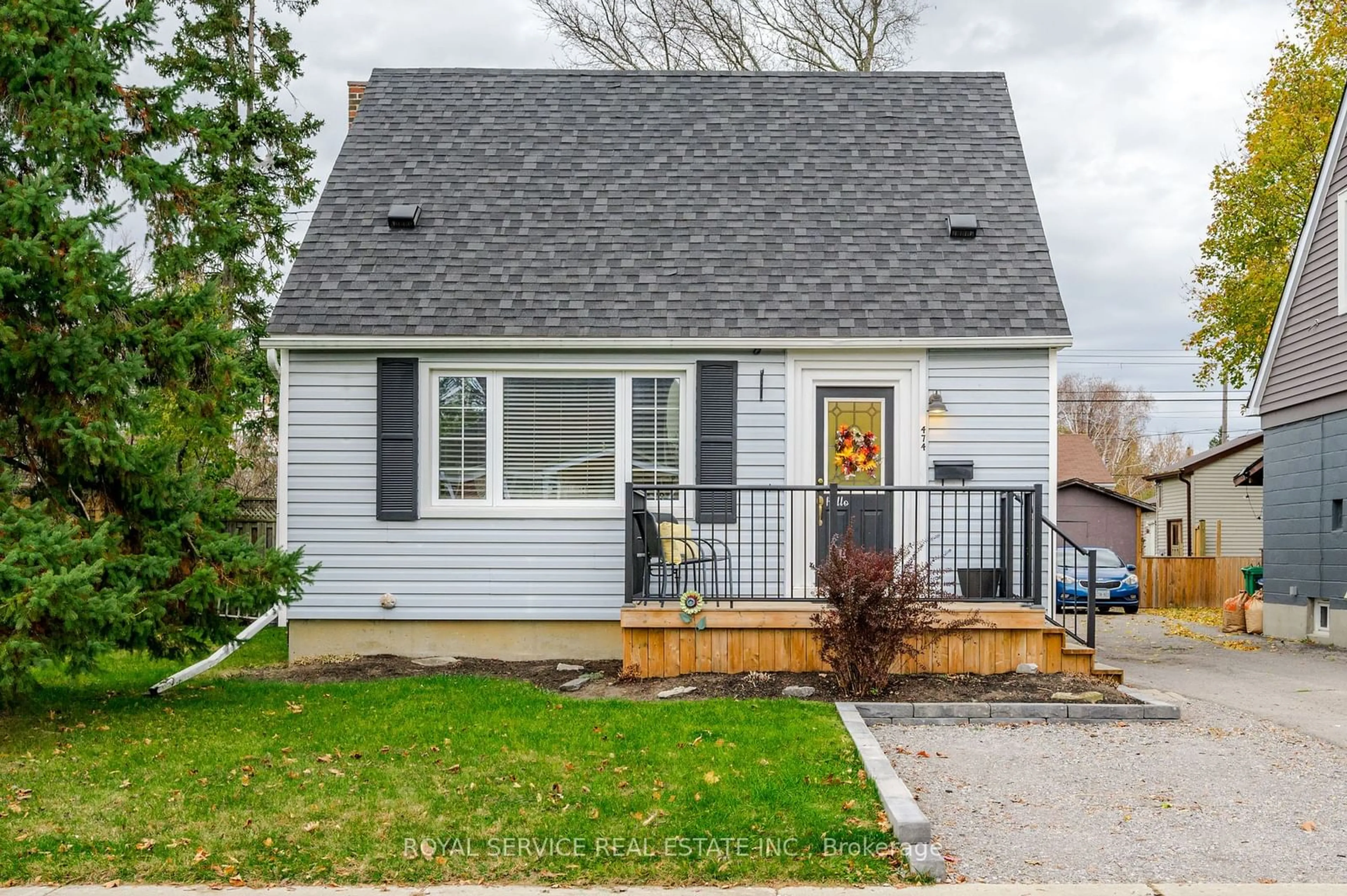 Home with vinyl exterior material, street for 474 Hamilton St, Peterborough Ontario K9J 4B9