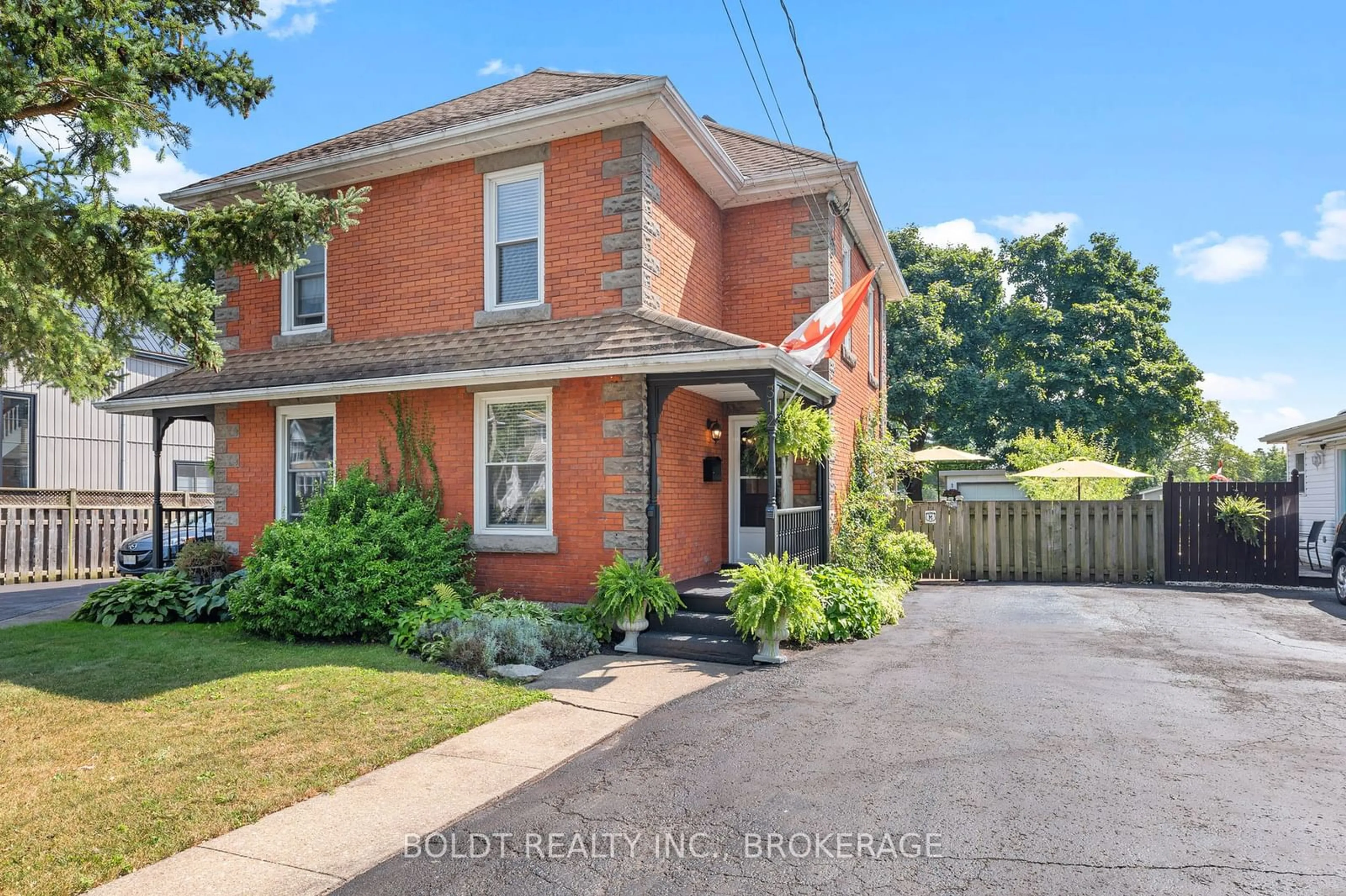 Home with brick exterior material, street for 312 Clarence St, Port Colborne Ontario L3K 3G8