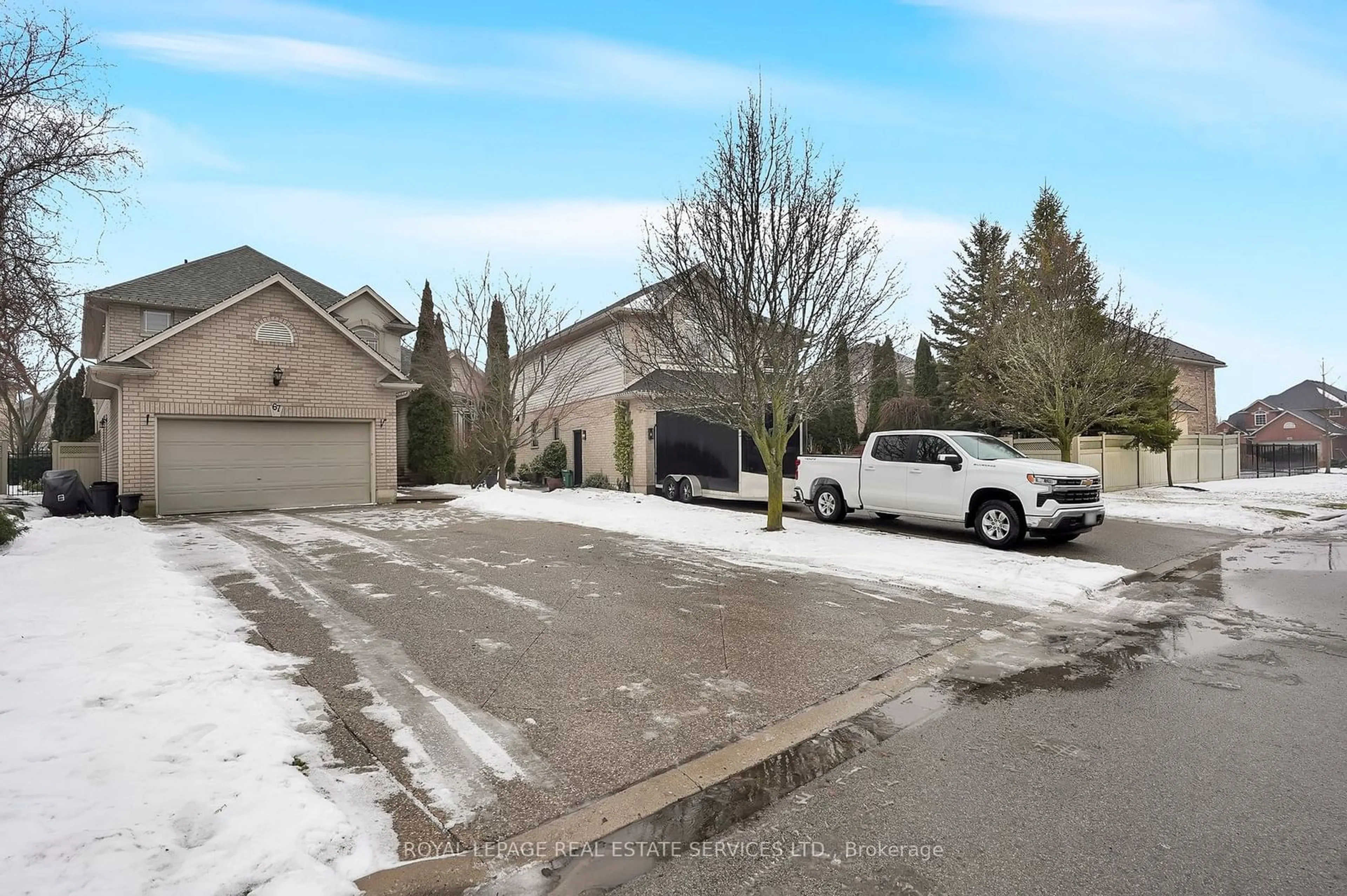 A pic from outside/outdoor area/front of a property/back of a property/a pic from drone, street for 67 Jeffrey Dr, Hamilton Ontario L9K 1R8