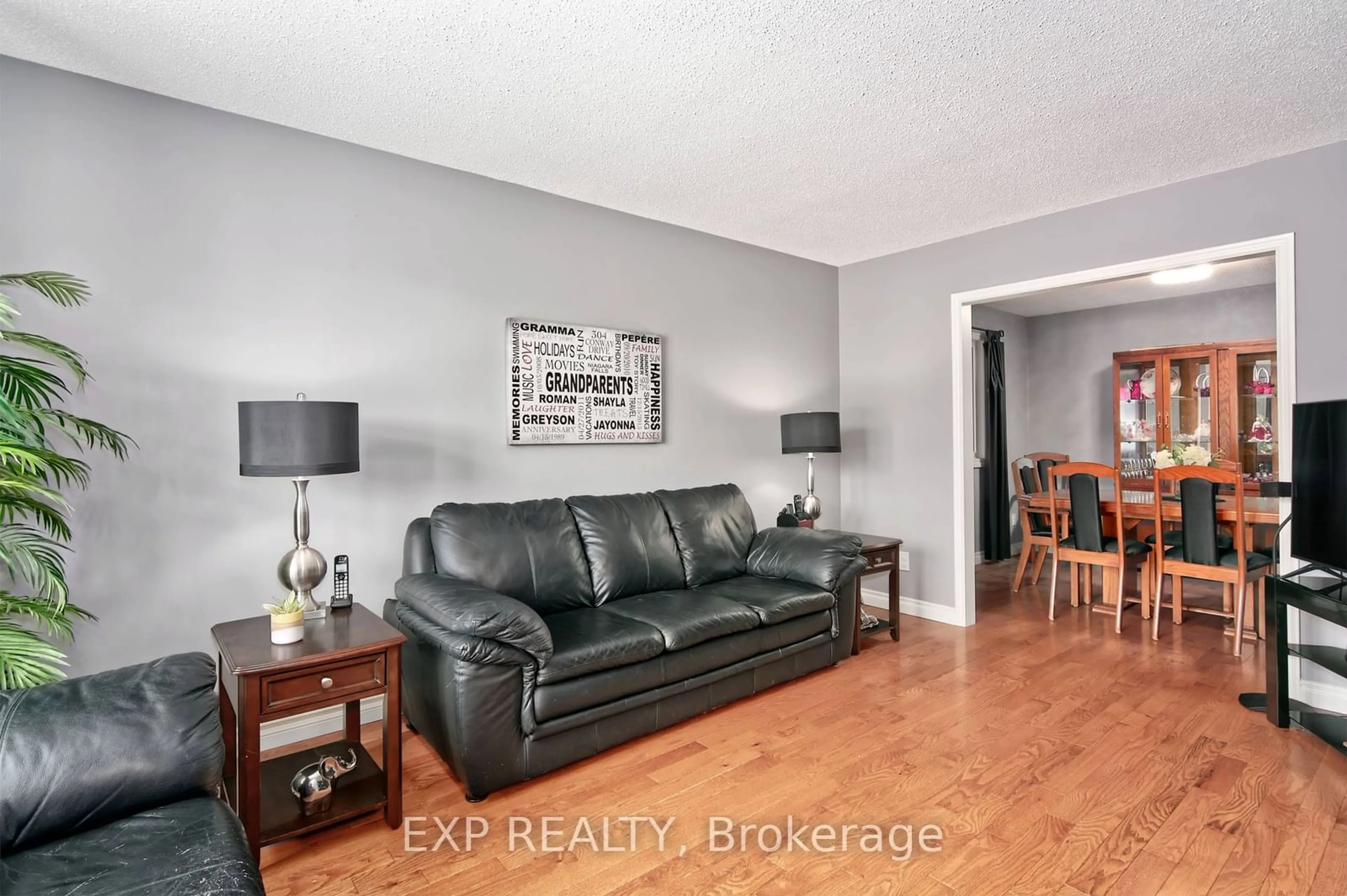 Living room with furniture, unknown for 304 Conway Dr, London Ontario N6E 3J7