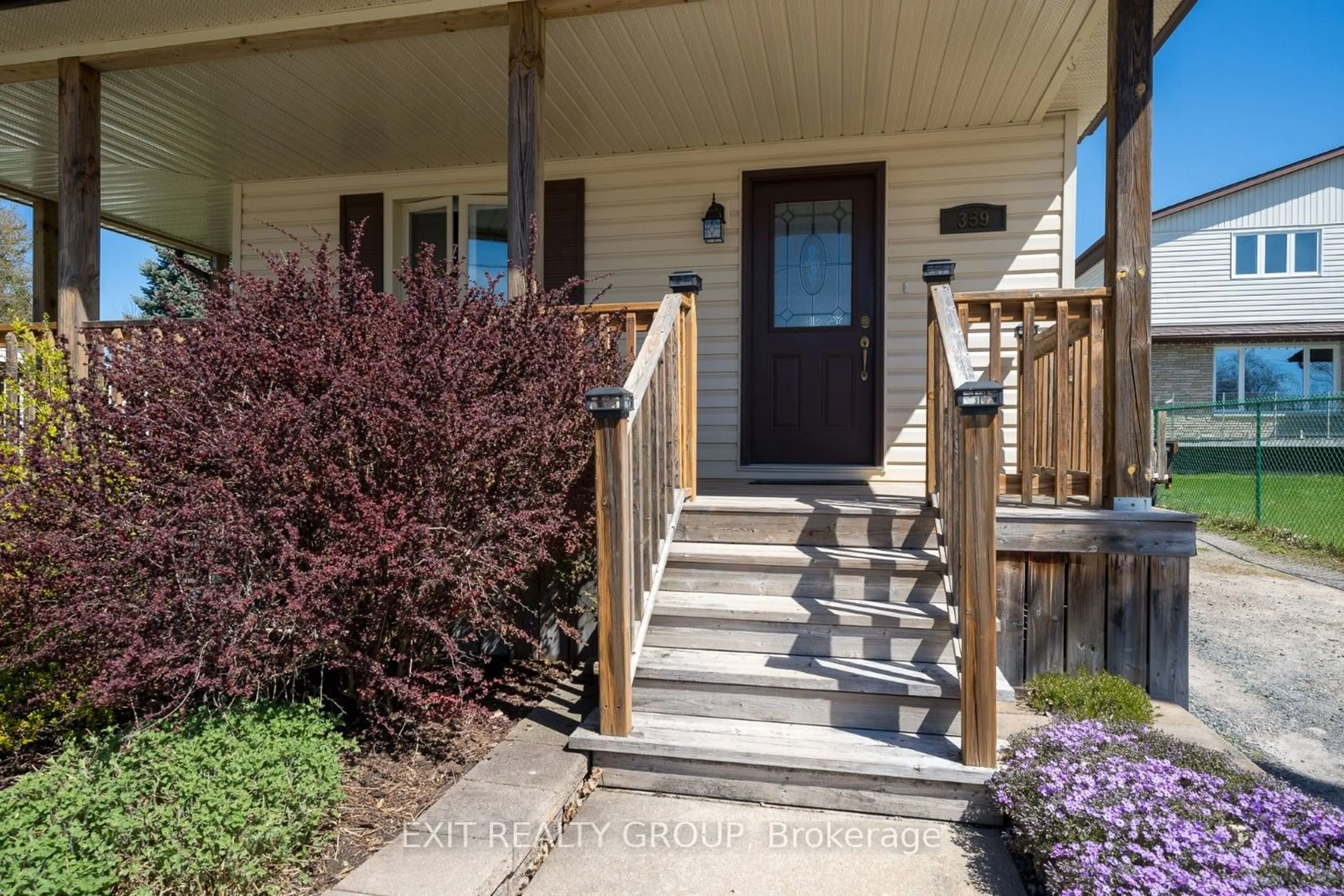 Indoor entryway for 359 St Joseph St, Tweed Ontario K0K 3J0