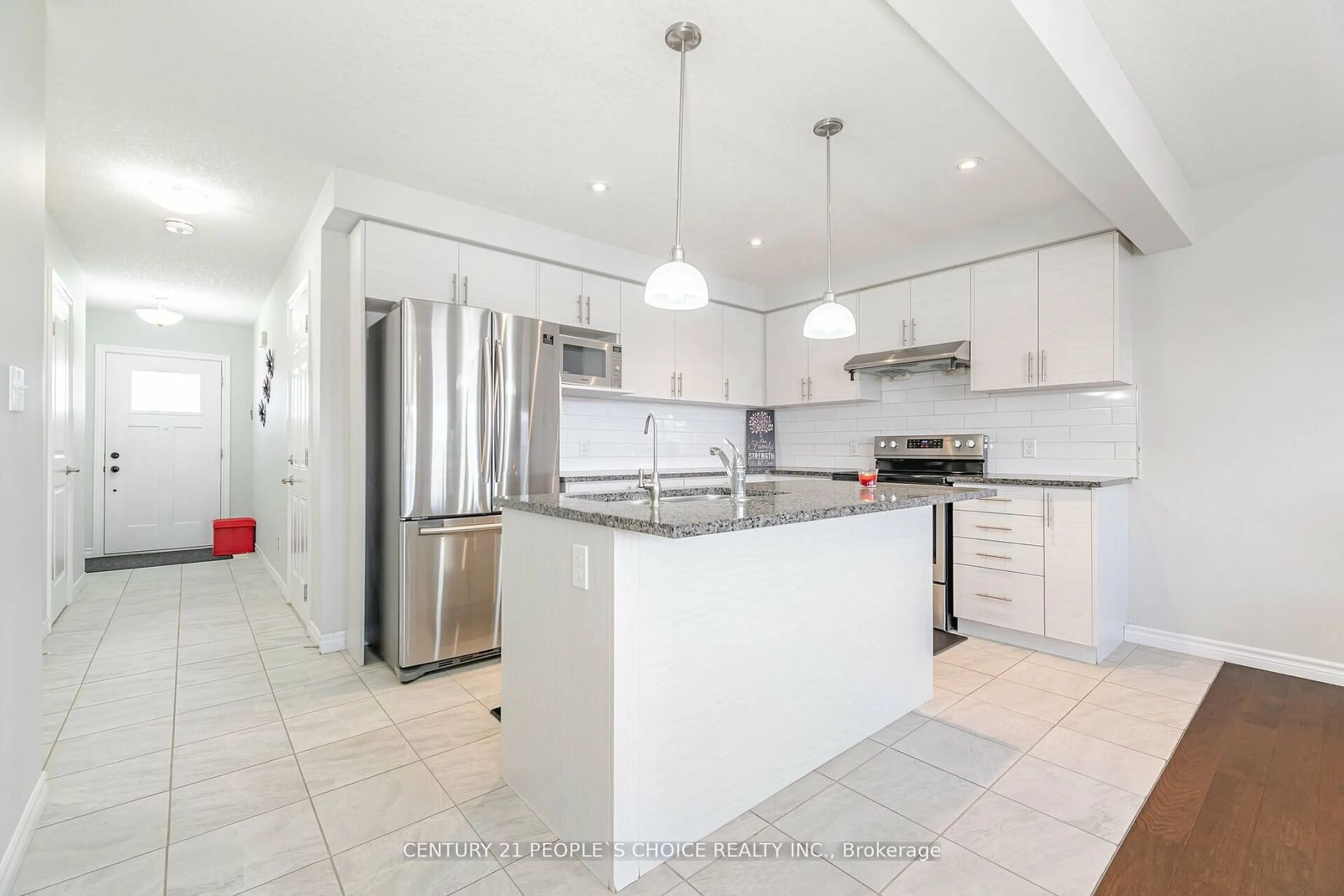 Open concept kitchen, ceramic/tile floor for 135 Hollybrook Tr, Kitchener Ontario N2R 0P1