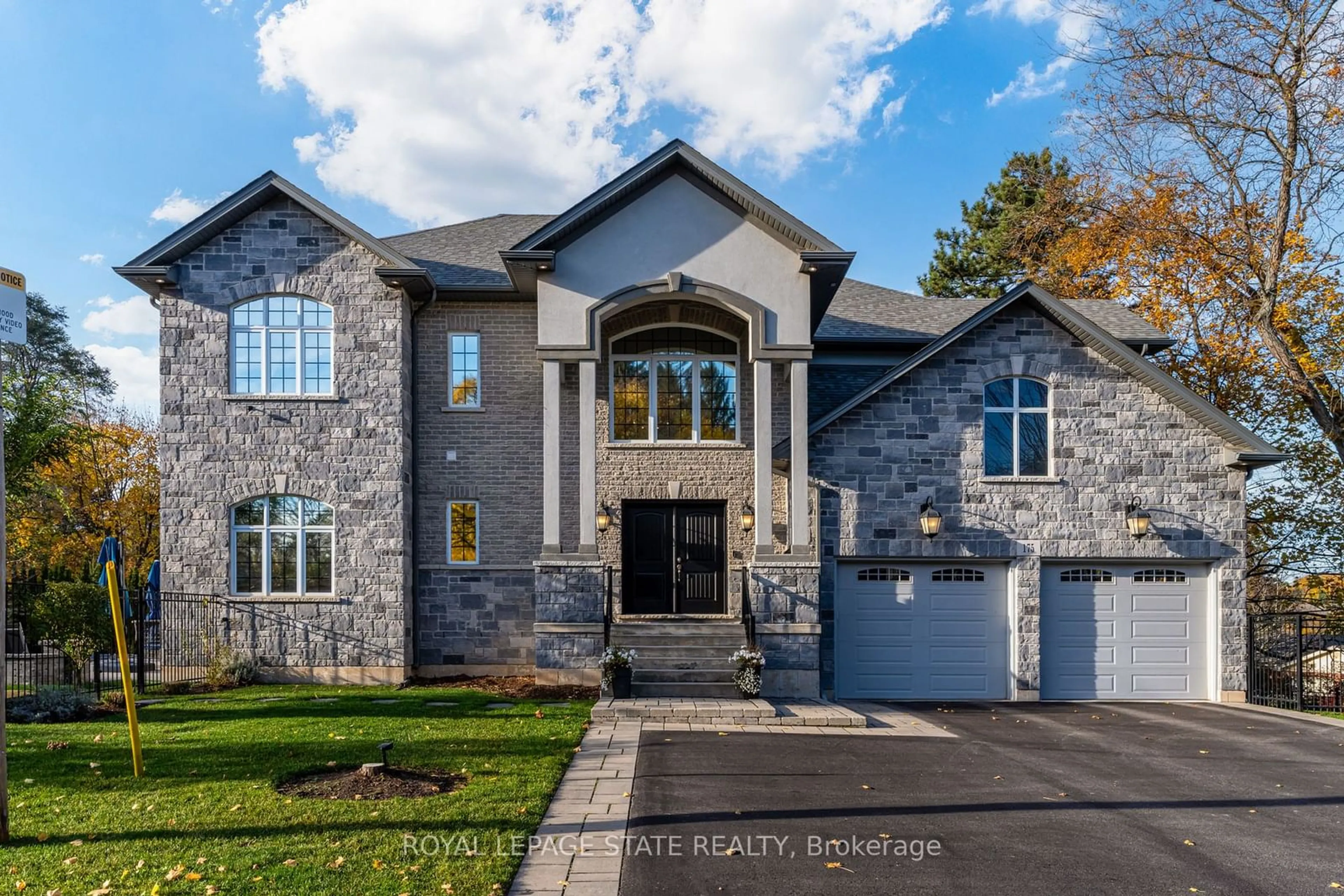 Home with brick exterior material, street for 175 Oakhill Pl, Hamilton Ontario L9G 1C8