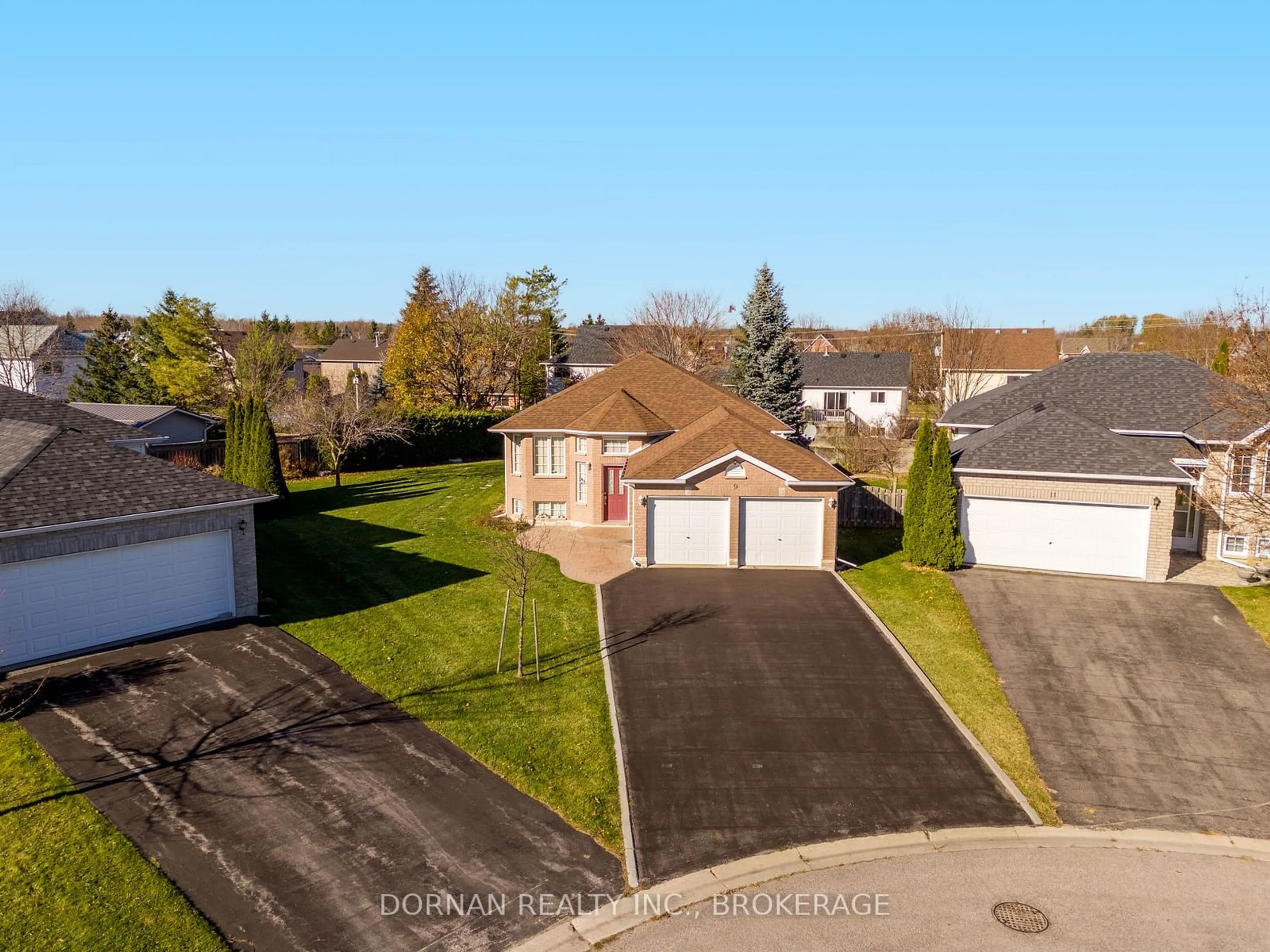 A pic from outside/outdoor area/front of a property/back of a property/a pic from drone, street for 9 Samuel Pl, Kawartha Lakes Ontario K9V 6B9