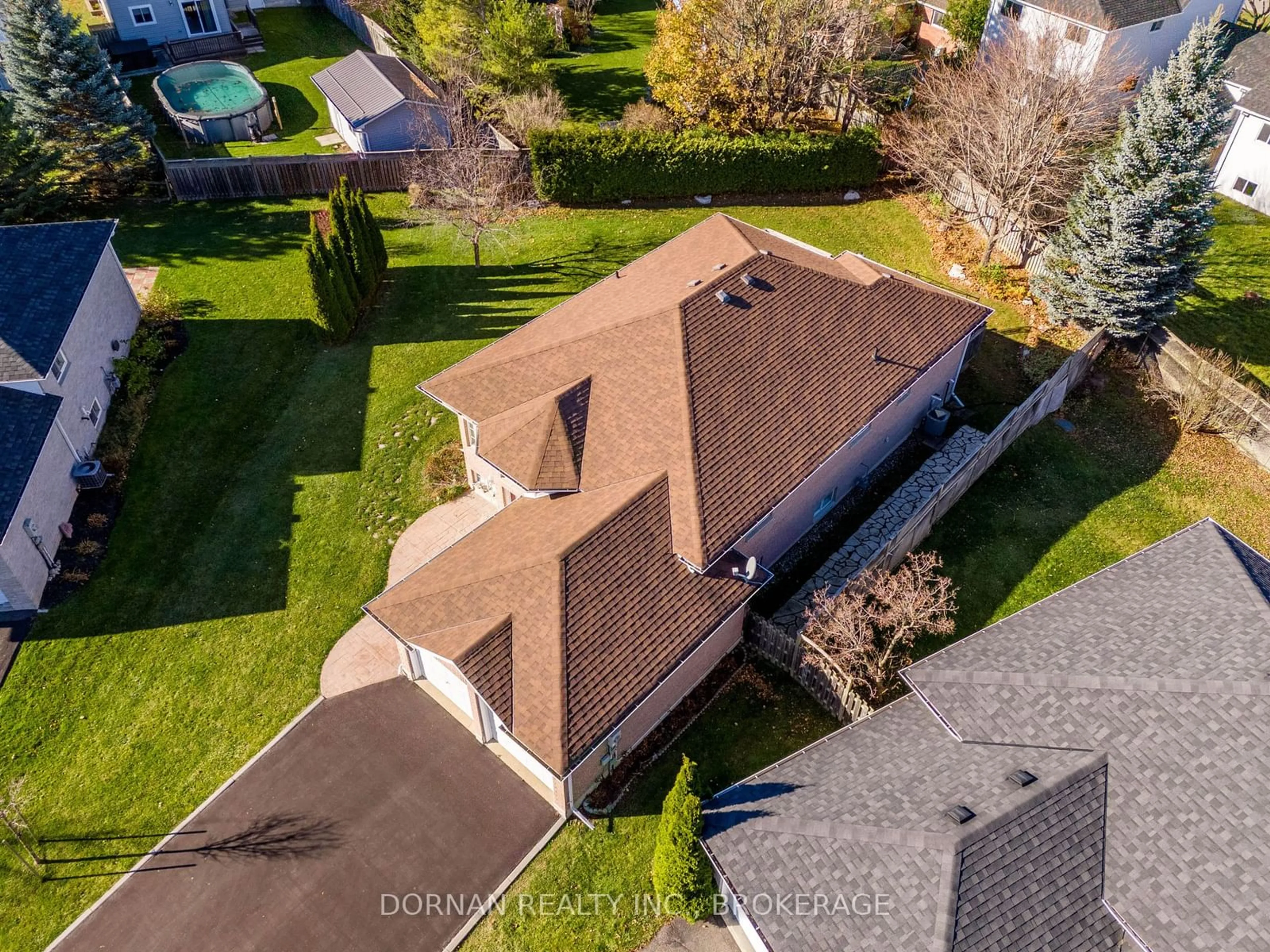 A pic from outside/outdoor area/front of a property/back of a property/a pic from drone, street for 9 Samuel Pl, Kawartha Lakes Ontario K9V 6B9