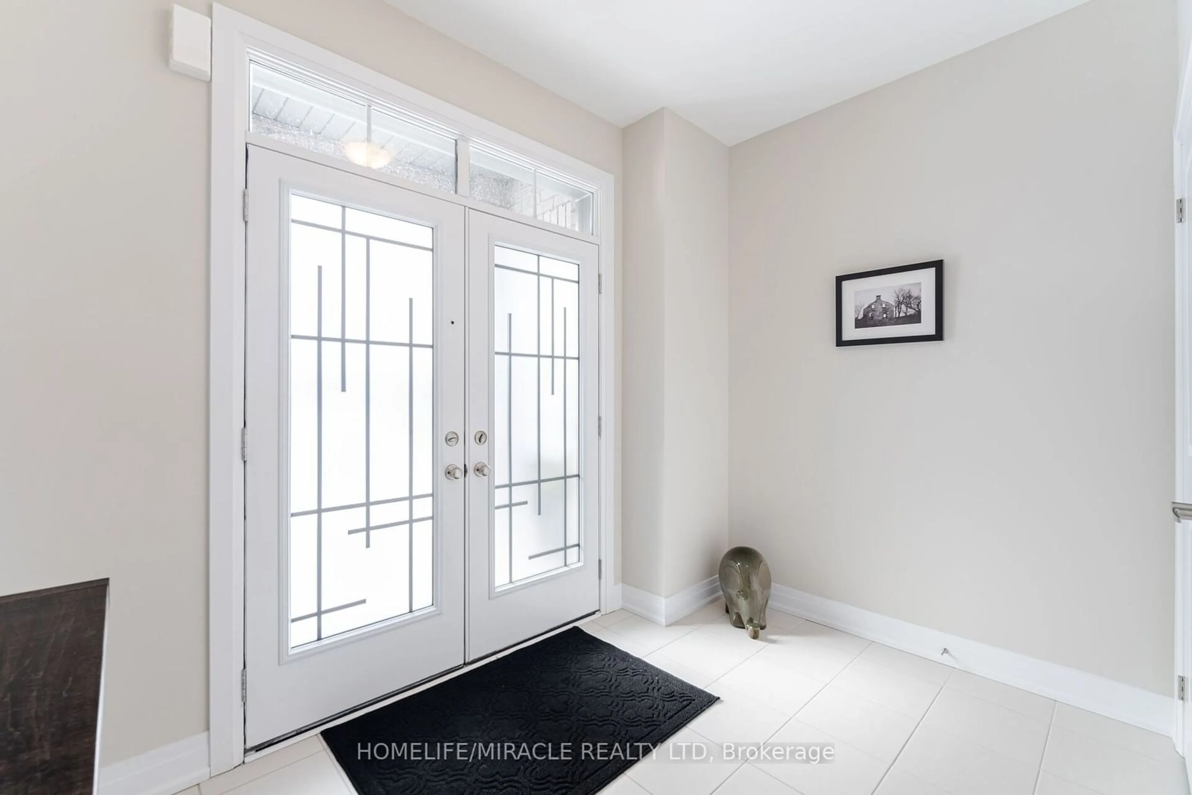 Indoor entryway for 465 Adelaide St, Wellington North Ontario N0G 1A0