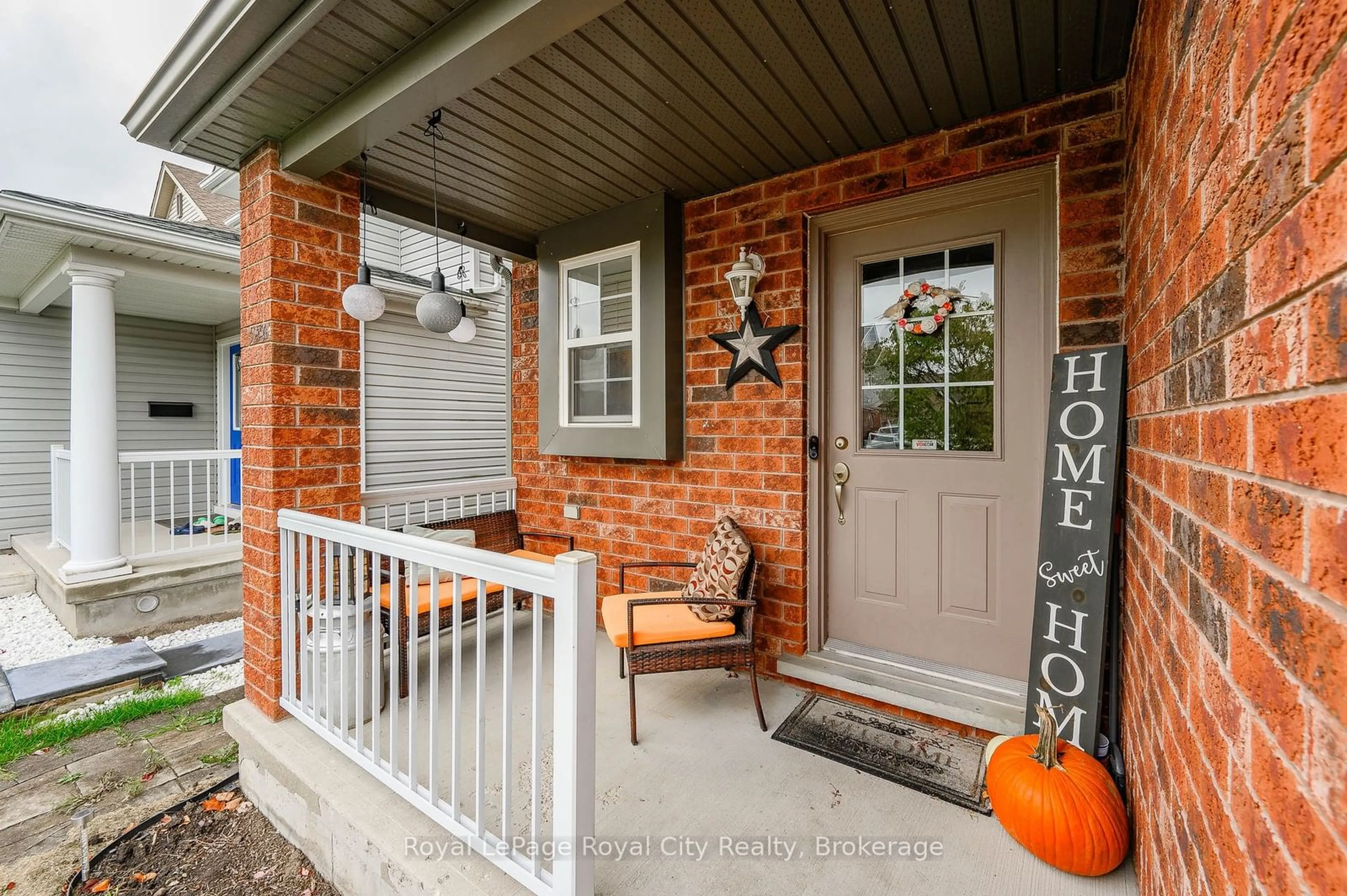 Indoor entryway for 19 Sinclair St, Guelph Ontario N1L 1S1